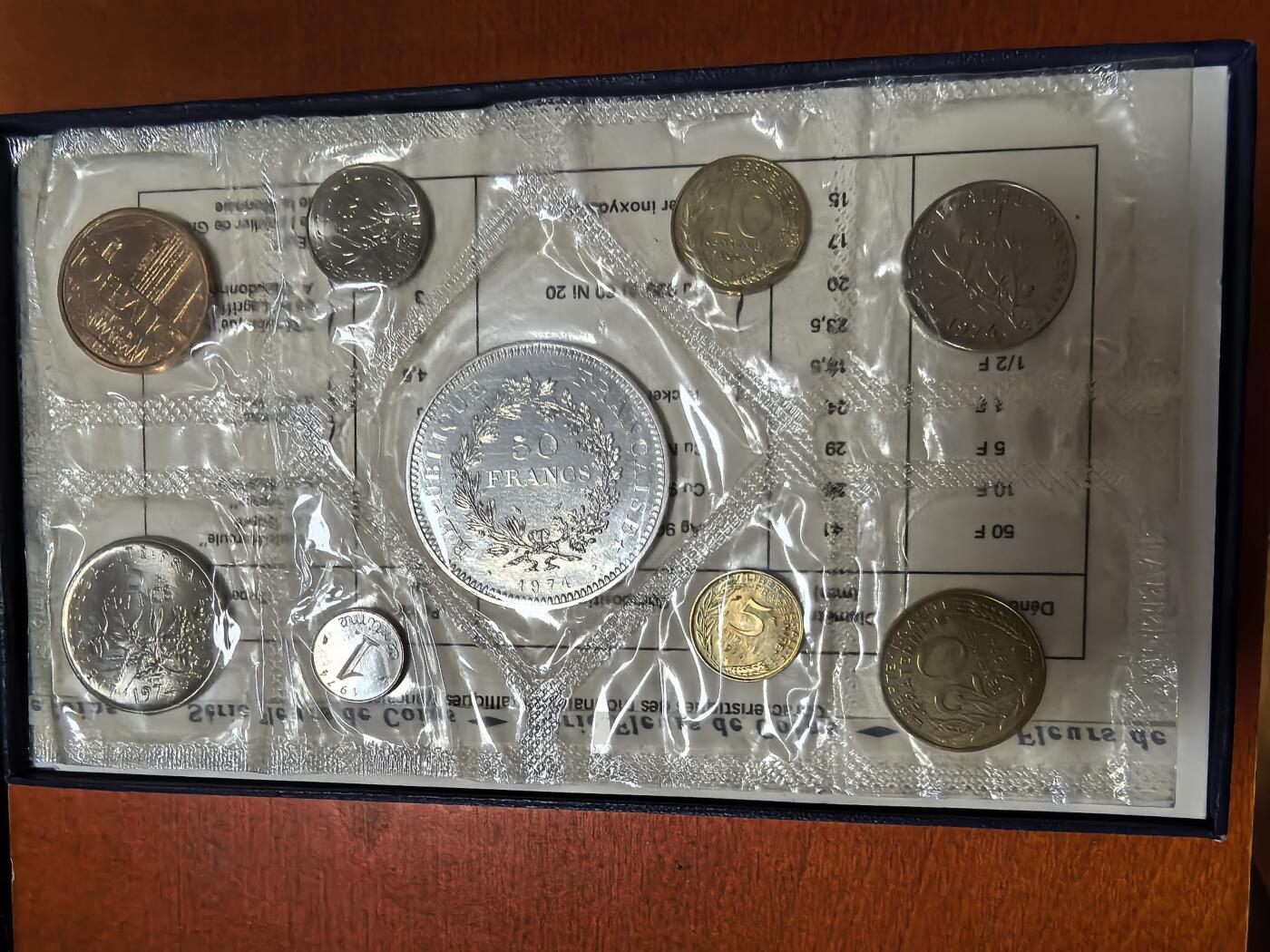 长老汇蛇年精选第八十七场拍卖 1974法国9枚套币FDC，含50法郎大力神大银币1枚，30克900银，盒证全