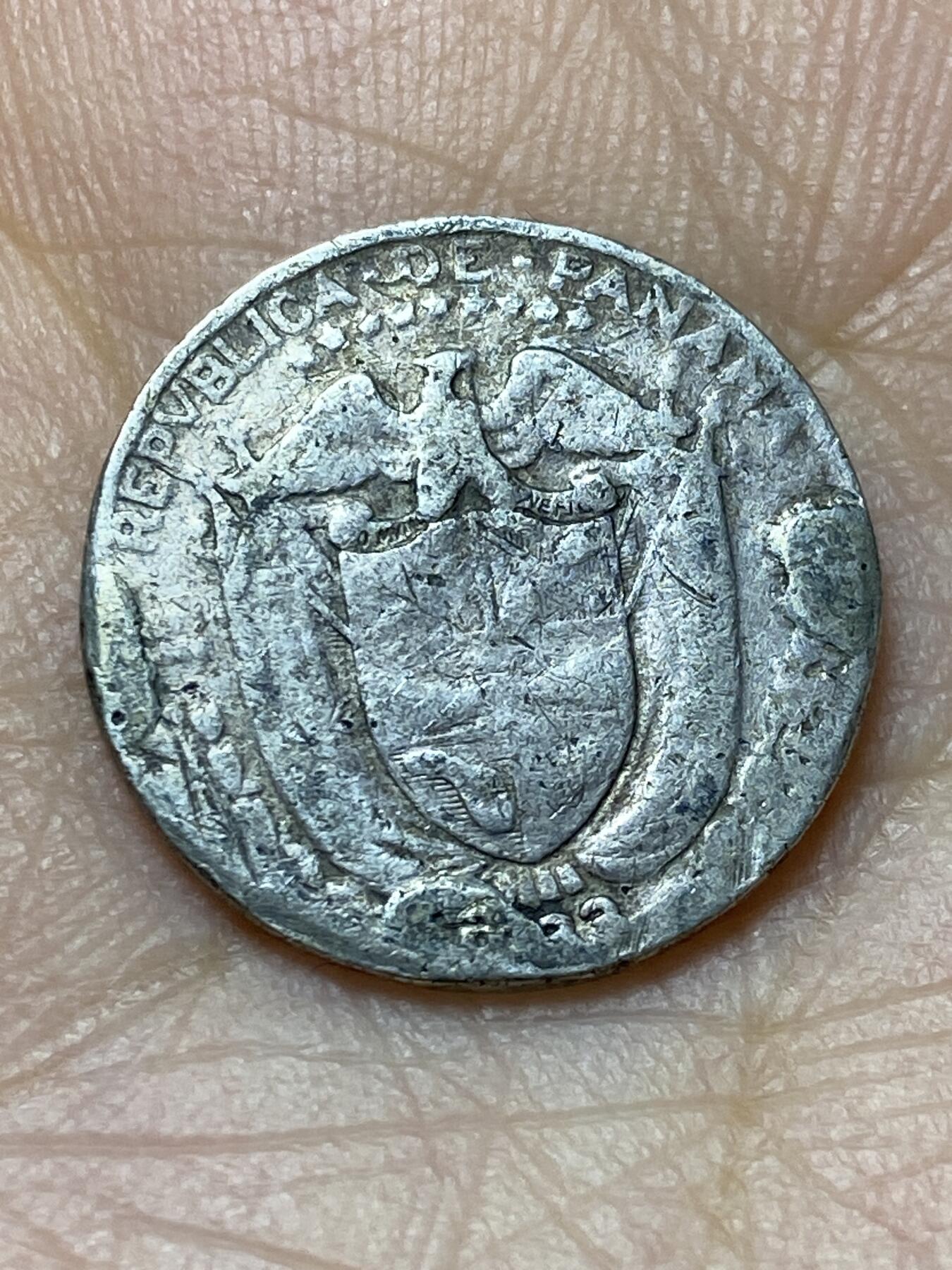 2025年第一百四十场(总第一百六十六场）外国好品散币场(免佣金) 巴拿马🇵🇦1933年1/10巴波亚(第一版，900高银)