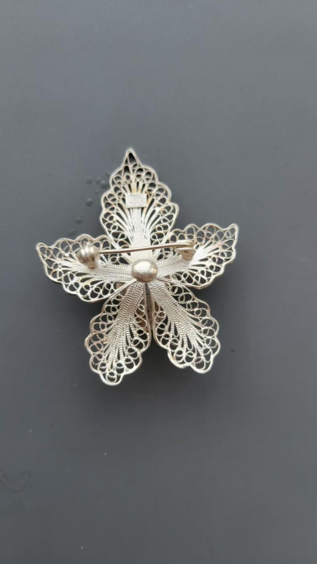 嘉宝良覃世界勋赏第20期拍卖 意大利银制花卉胸针