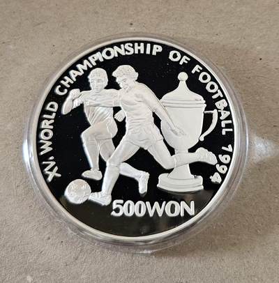 ❤️【币观天下】❤️ 第336期钱币拍卖- 2025.12.26周五晚上6点半场-长期征集拍品 - 少见朝鲜1994年世界杯有一盎司银币