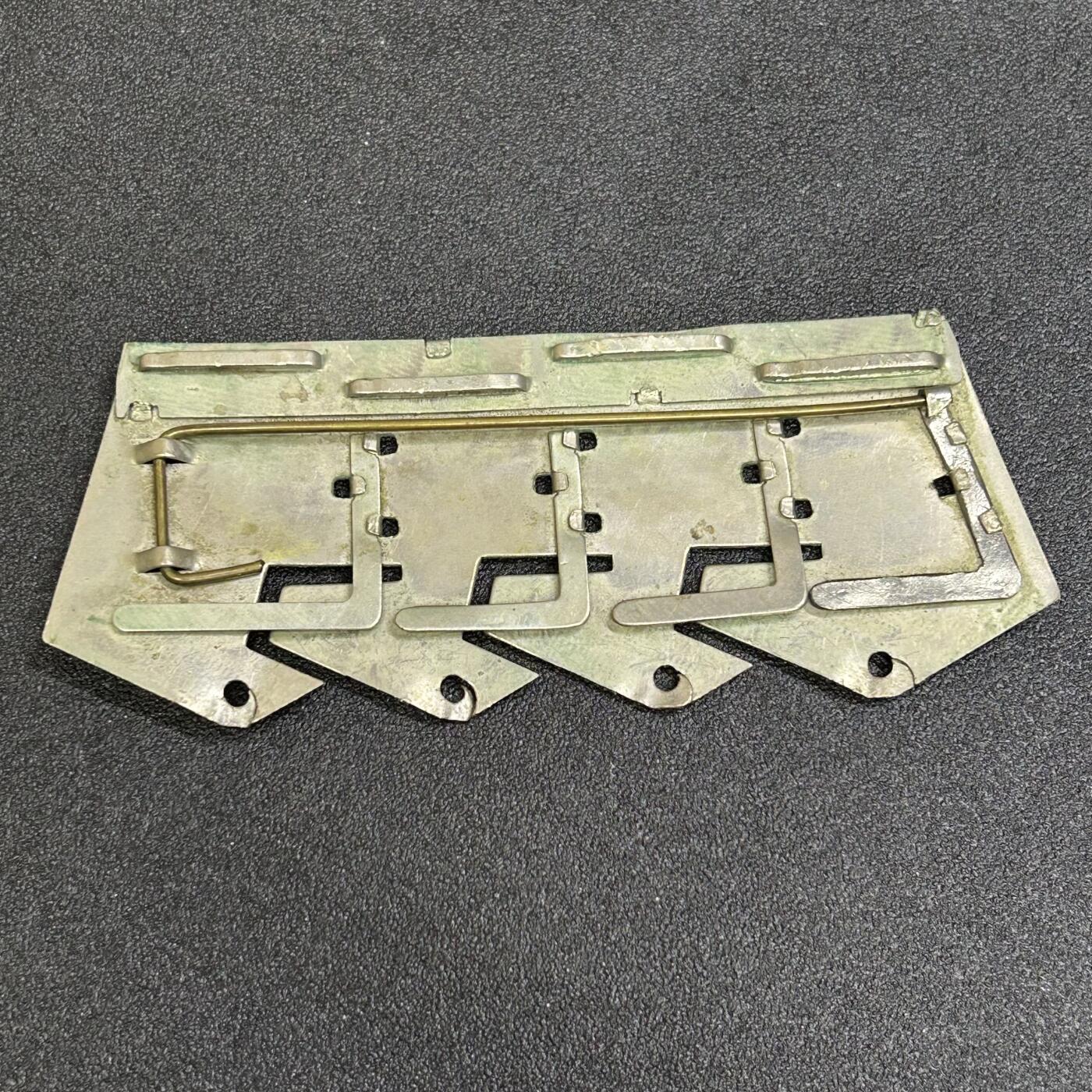 西秦中古拍卖第七十期 苏联早期4连铜挂板 