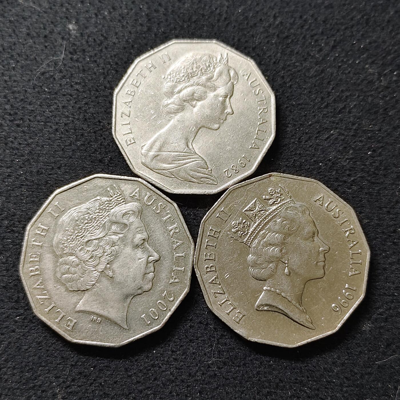 【全场包邮】纯粹捡漏拍488场（免费代拍第25场） 澳大利亚各年份50分及纪念币3枚一组-英联邦运动会+联邦百年+流通币