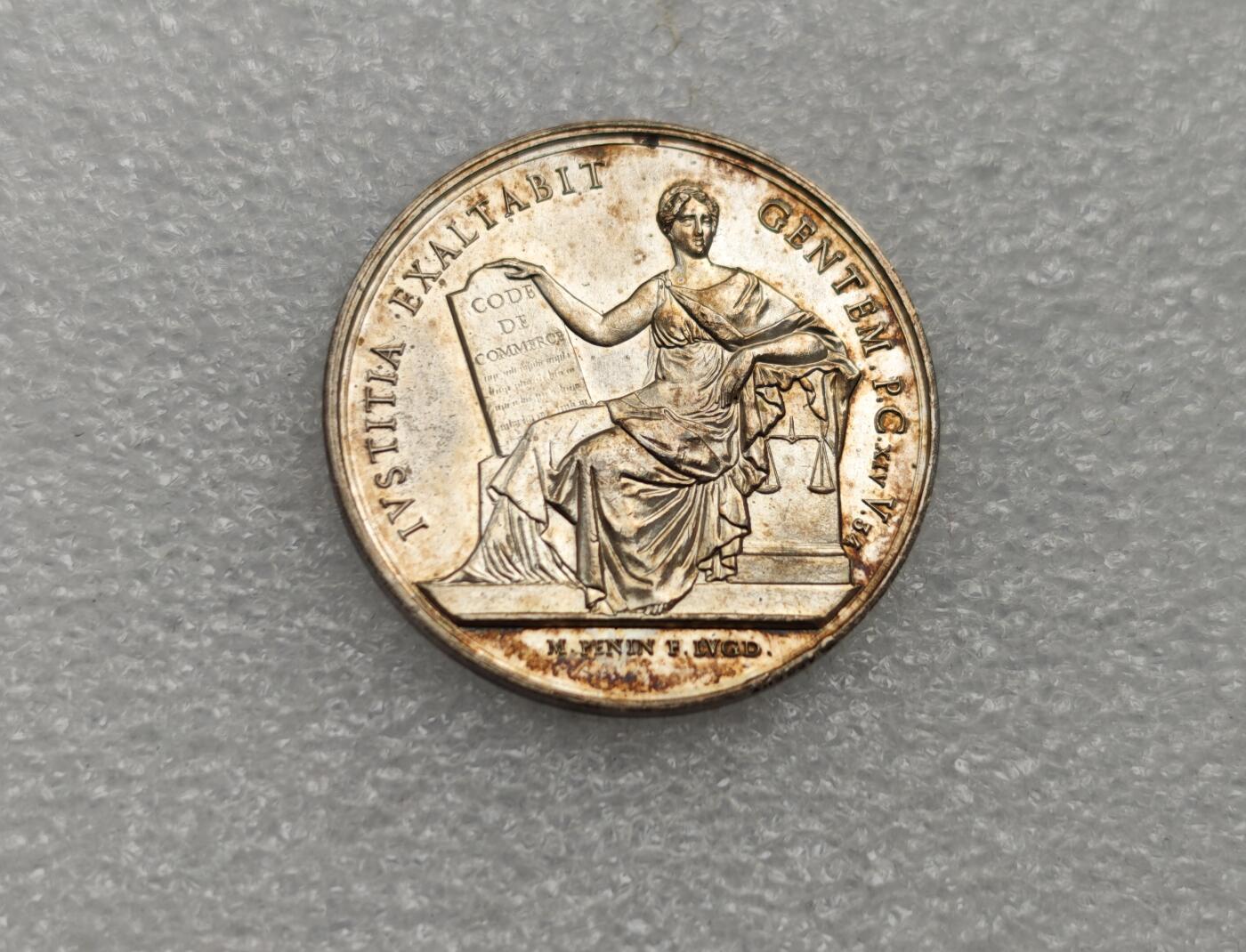 瓶子🏺第222期拍卖会  法国1847年里昂商业法庭圆形银代币 蜜蜂铭银标 33.5mm 15.35克