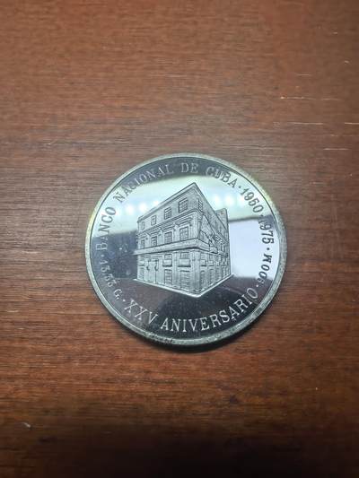 长老汇蛇年精选第八十七场拍卖 - 1975古巴国家银行成立25周年5比索精制银币，首枚5比索银币