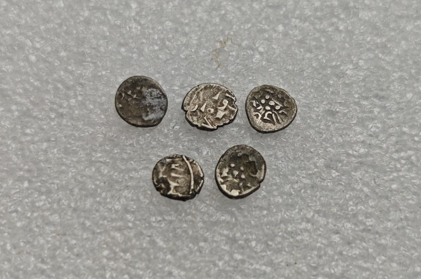 瓶子🏺第222期拍卖会  伊斯兰国家打制银币  5枚不同版