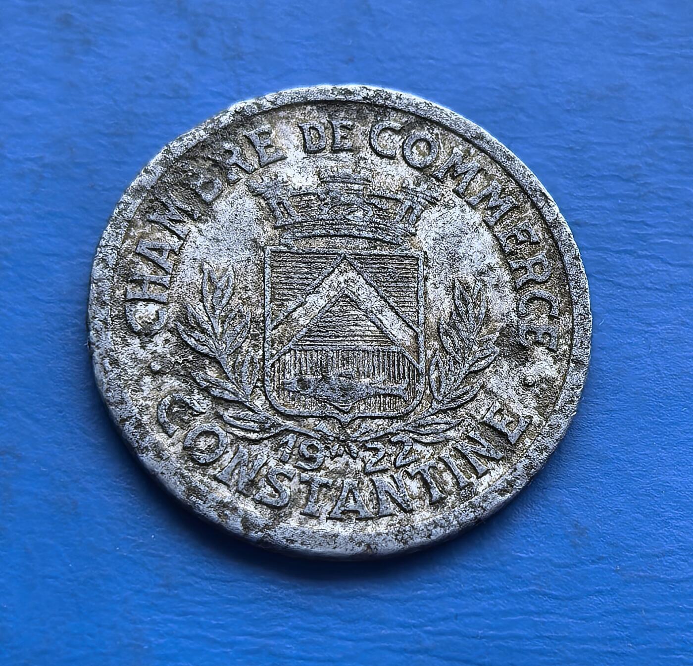 外国优质老铜币高银银币，周六九点倒数截拍，满百包邮，持续收拍 法属阿尔及利亚1922 年君士坦丁商会 10 分代币，属殖民时期商业凭证，非法定货币更稀缺。百年包浆藏岁月，见证地域商业史，小众题材填补收藏序列，是殖民货币与商会币收藏的独特标本 。