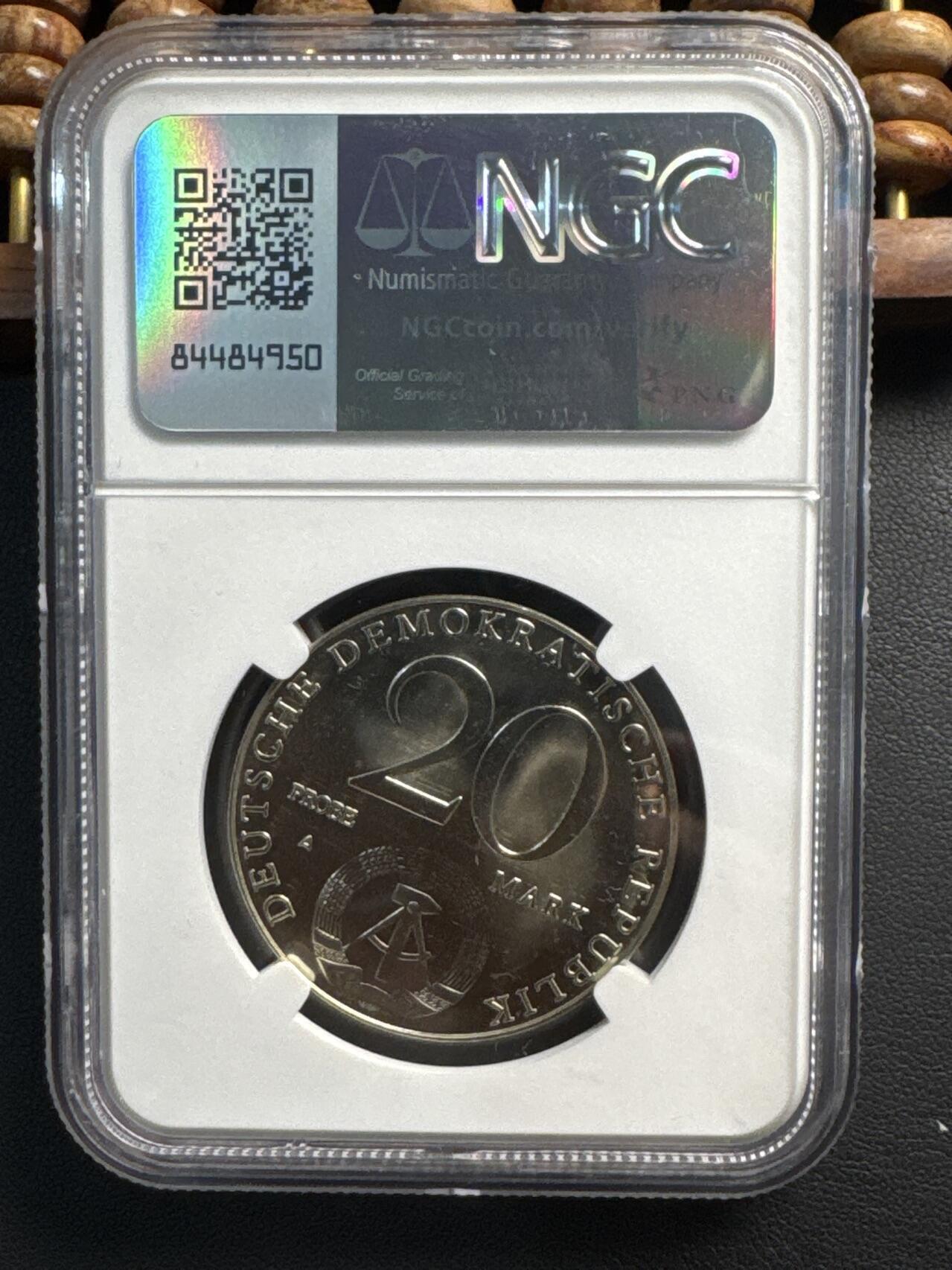 ❤️【币观天下】❤️ 第336期钱币拍卖- 2025.12.26周五晚上6点半场-长期征集拍品 东德1979年东德成立30周年20马克样币(印有PROBE字样)亚军分数淘宝价格3000元