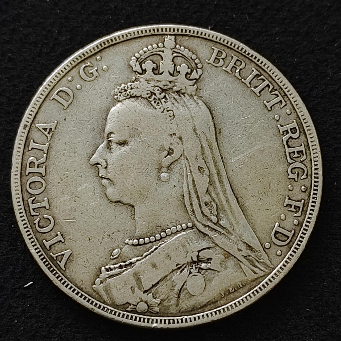 【全场包邮】纯粹捡漏拍489场（免费代拍第26场） 【自辨】英国1892年高冠维多利亚女王1克朗马剑（39毫米28.28克）大银币