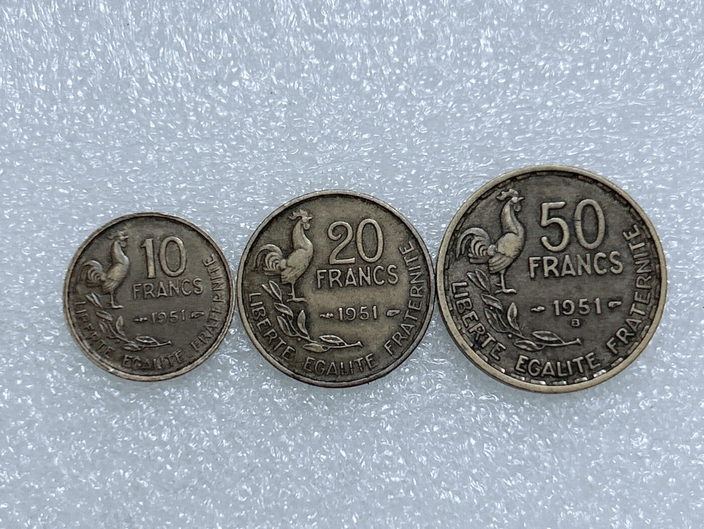 第一海外回流一元起拍收藏 散集专场  第282期 法国1951年高卢鸡2硬币3枚套