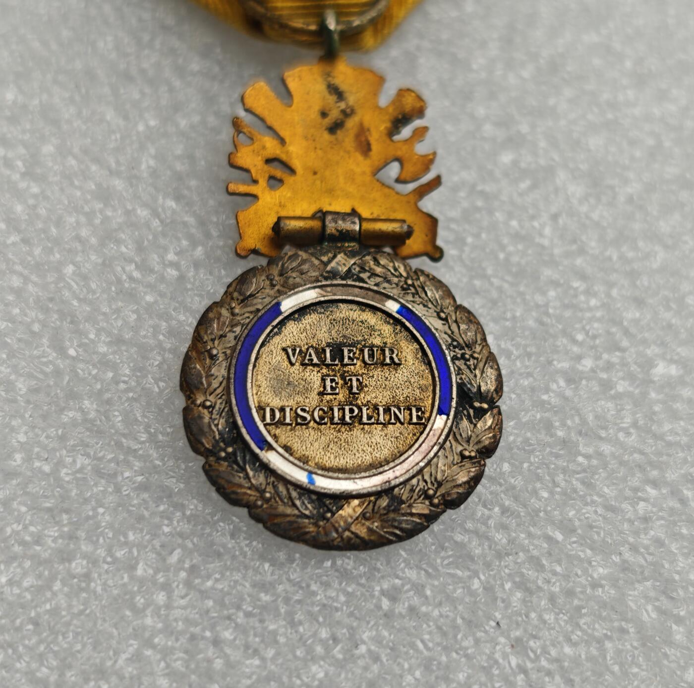 瓶子🏺第222期拍卖会  法国第三共和国军事功绩勋章 丰饶角银标 19.4克