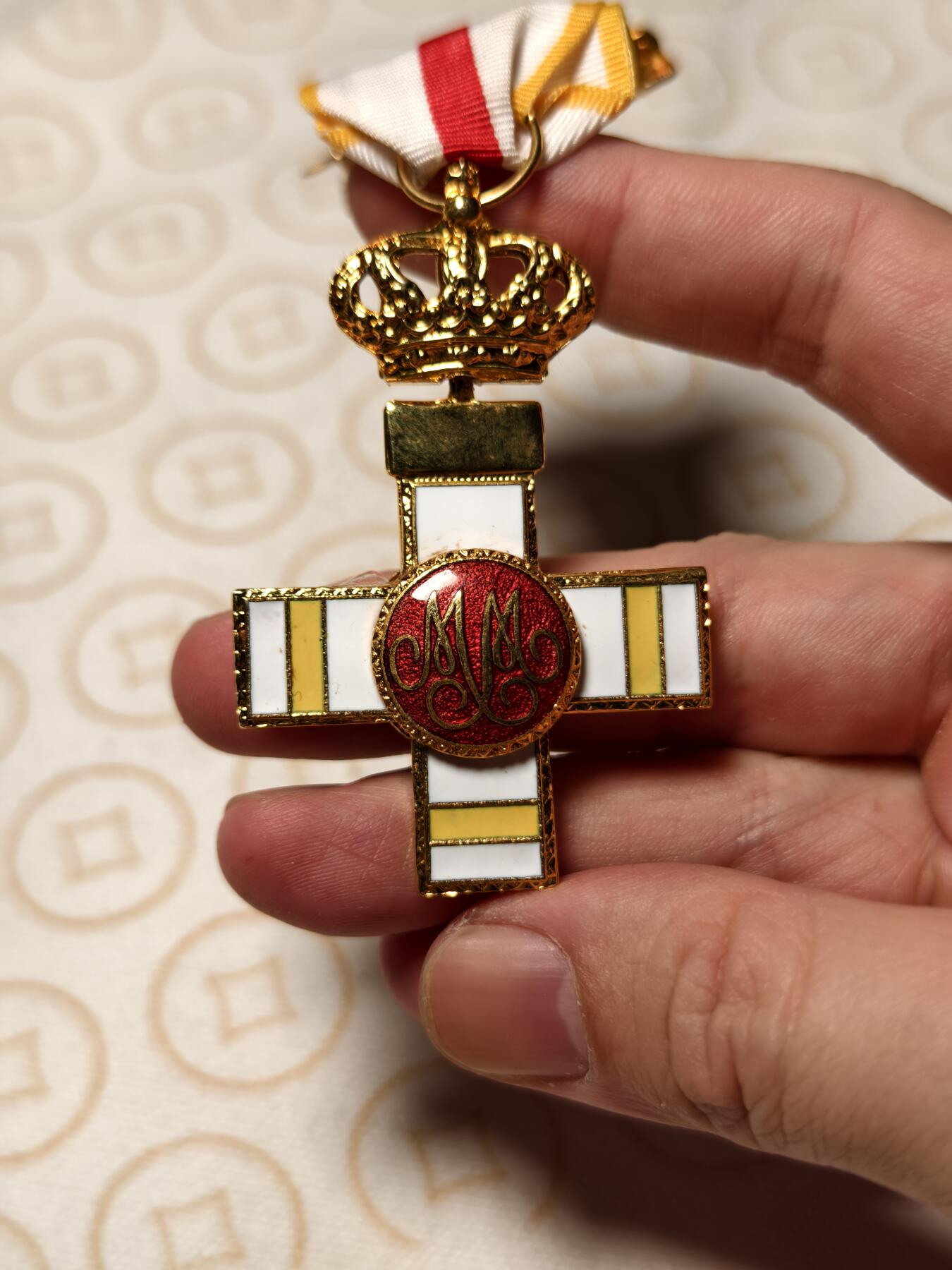 抚柳草堂-第四期章牌钱币（圣诞专场） 奖章勋章限时免佣 满百包邮 放漏专场 西班牙军事功勋 原品 非复刻 白色珐琅带黄条 少见版本