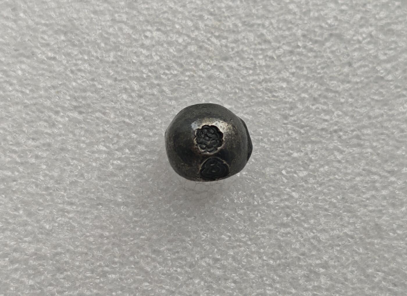 瓶子🏺第222期拍卖会  泰国拉玛一世二世法轮图案屁股锭银锭