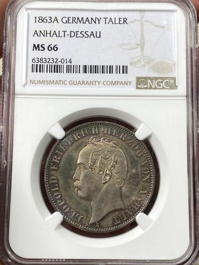 万国钱币拍卖第058期（万国新年大拍） NGC MS66 1863年德国安哈尔特-德邵建国260周年纪念泰勒 欧陆七色祥云幻彩 无可比拟的状态 完全未动过的顶级典藏品质 NGC亚军分（盒子有缺）