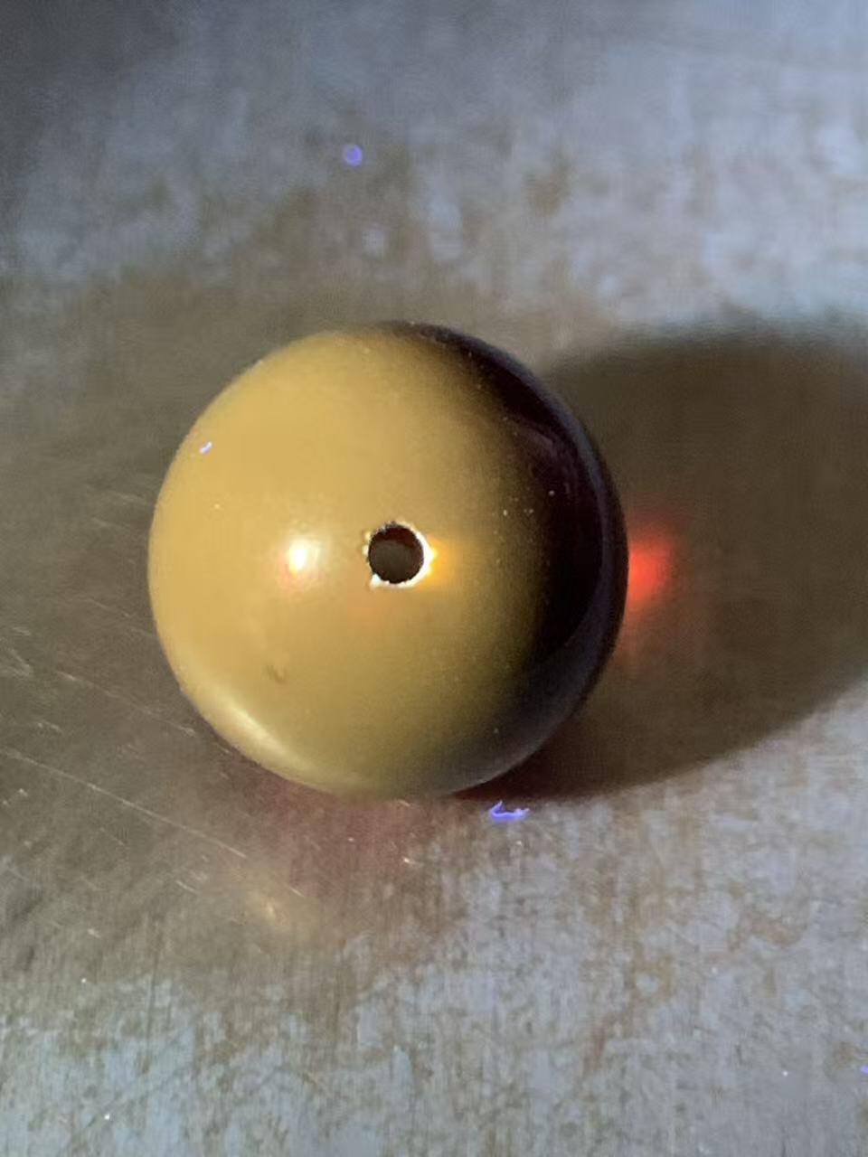 天然乌克兰血珀通货圆珠一颗，