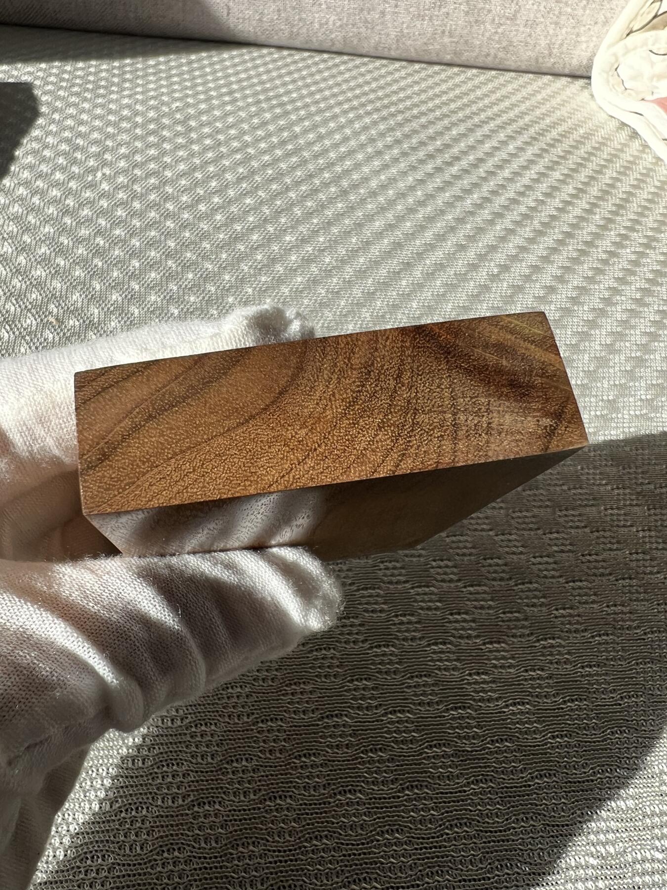 零元拍：B03金丝楠牌子，香喷喷的小金砖，金光闪闪，81/58/18MM