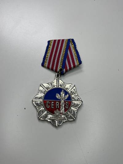 新时代收藏徽章红藏拍卖(第二十九场)  徽章纸品证书杂项 - 北京钢铁研究总院 建功立业奖章 该院成立于1952年承担了中国85%以上关键冶金新材料的研制任务，服务于“两弹一星”“长征系列运载火箭”“神舟”飞船等国家重点工程