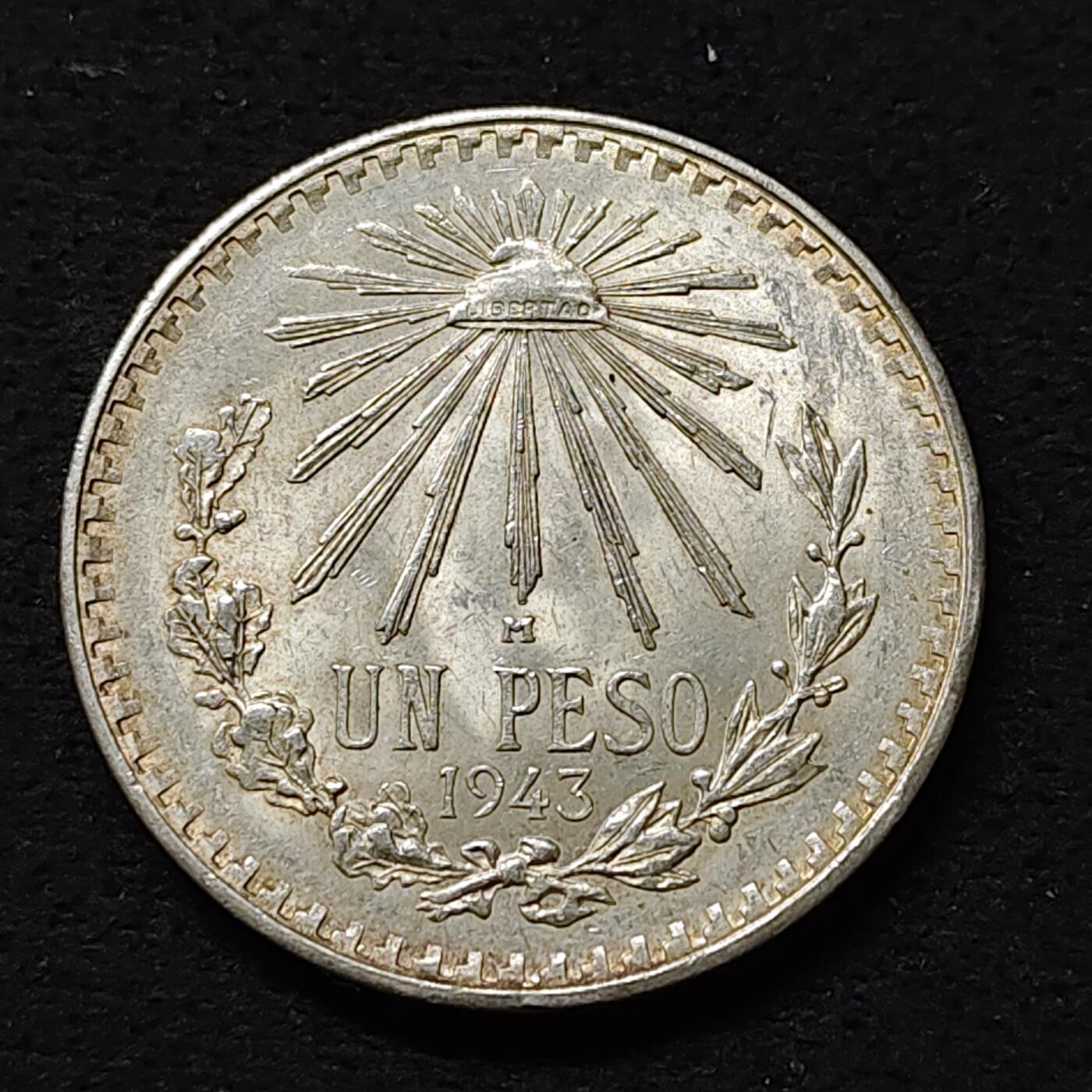 【全场包邮】纯粹捡漏拍489场（免费代拍第26场） 墨西哥1943年1比索咬蛇鹰（34毫米16.66克）银币