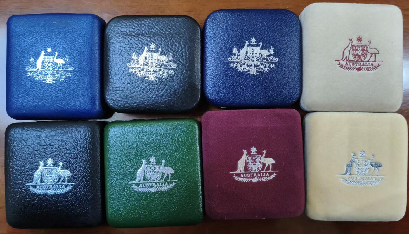 ❤️【币观天下】❤️ 第336期钱币拍卖- 2025.12.26周五晚上6点半场-长期征集拍品 澳大利亚1985--1993州币8枚套 澳大利亚是比较早发行州币的郭嘉之一，这是第一套以各州的州徽为图案 原盒证 含纯银148克