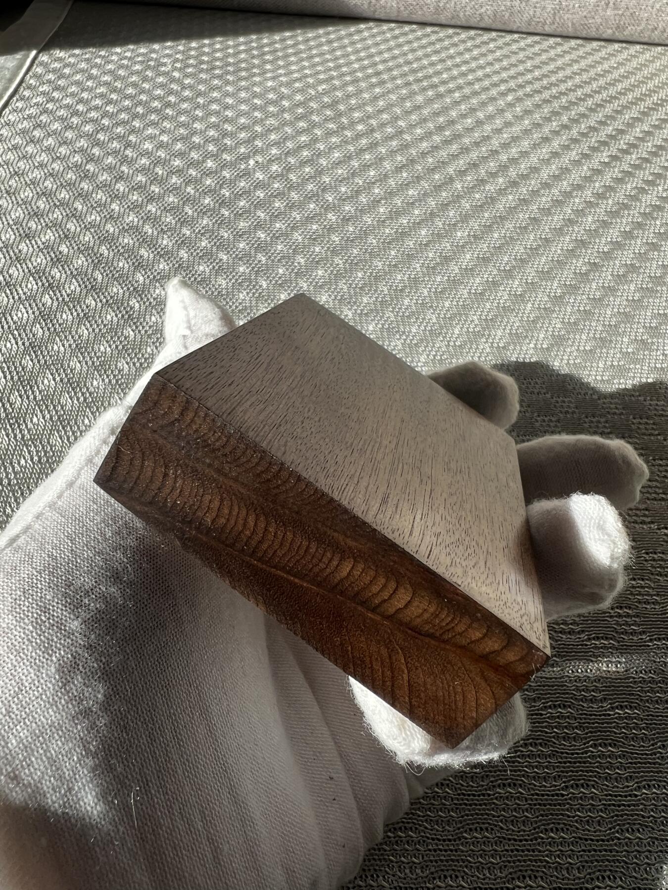 零元拍：B02金丝楠牌子，香喷喷的小金砖，金光闪闪，81/59/19.5MM