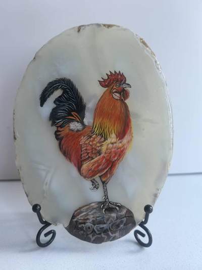 阳大大卡牌拍卖第89期（持续收拍品，周五晚上九点截拍，进群福利早知道） -  【玛瑙画】工艺大师张红作品 公鸡报晓图 寓意极佳 细节拉满 老板办公室必备 玛瑙片 尺寸:11.4宽/15.5高。