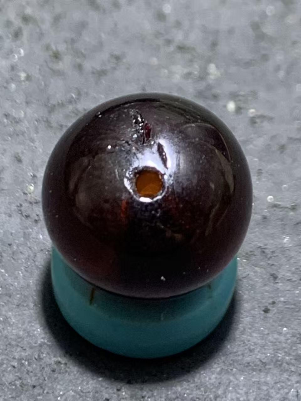 天然乌克兰血珀通货圆珠一颗，