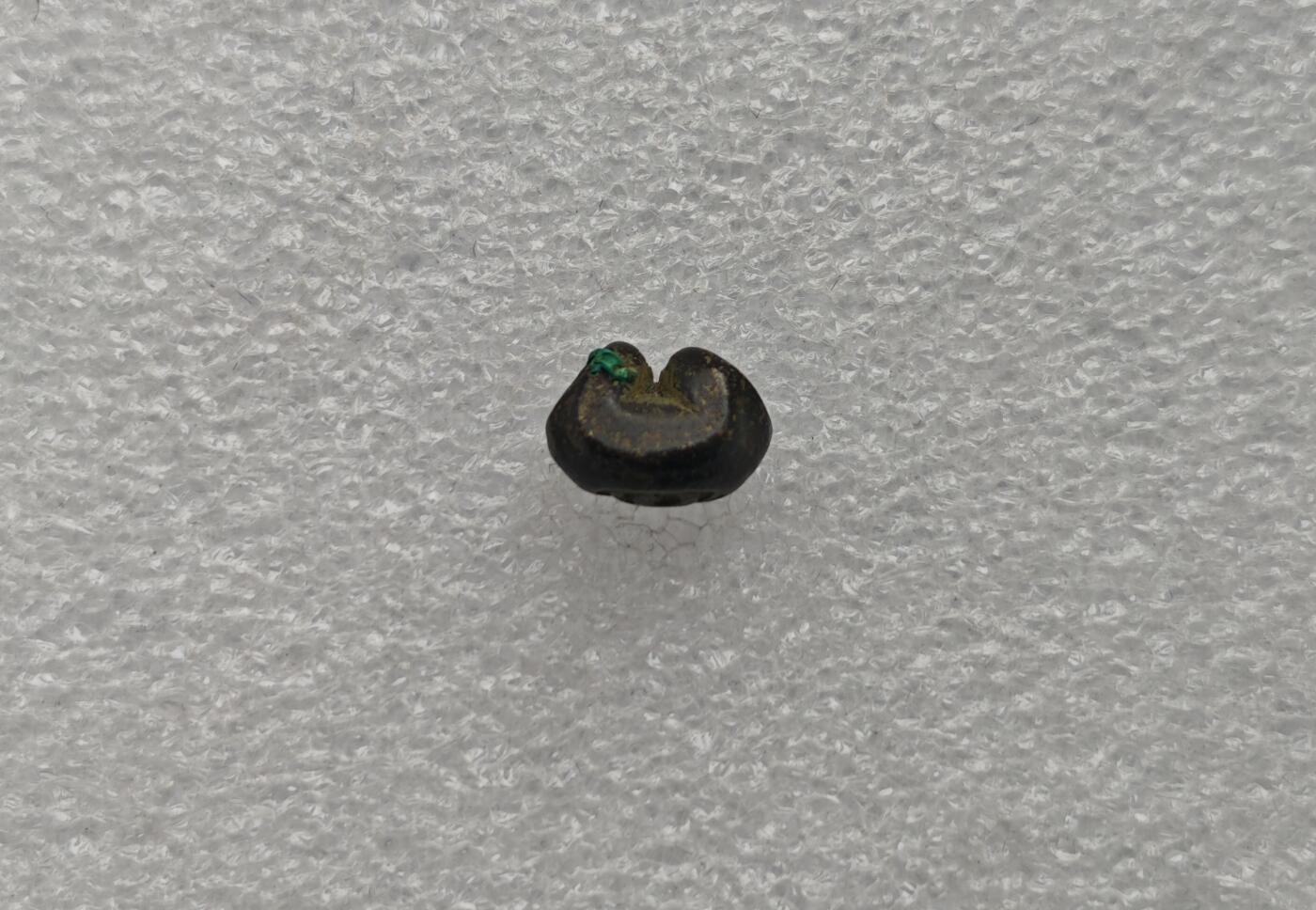 瓶子🏺第222期拍卖会  素可泰王朝象形海螺图案屁股锭银锭