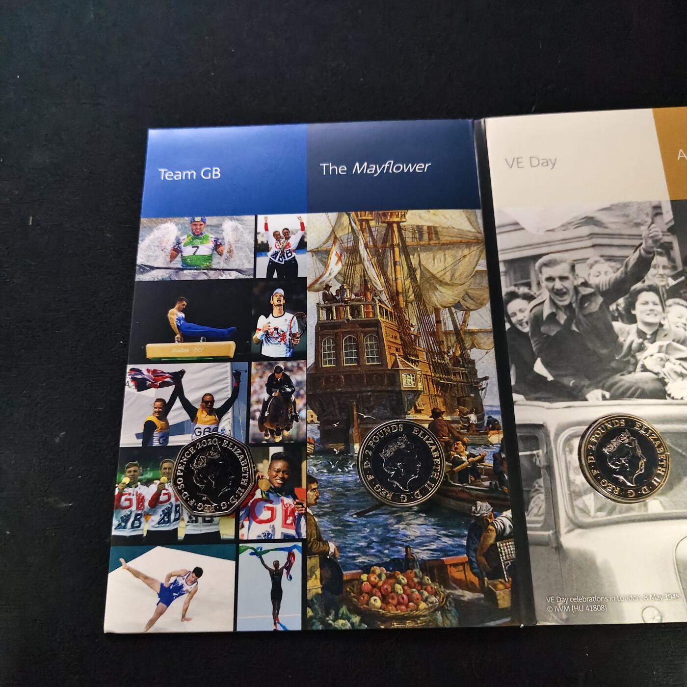 【全场包邮】纯粹捡漏拍489场（免费代拍第26场） 英国2020年官方封装套币-含盾徽版套币+5镑乔治三世逝世200周年+2镑欧洲胜利日75周年+2镑阿加莎·克里斯蒂女士第一部小说100周年+2镑五月花号400周年+50便士东京奥运会英国代表队5枚纪念币