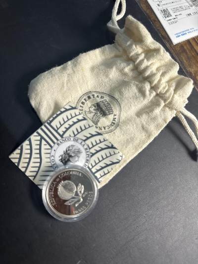 ❤️【币观天下】❤️ 第336期钱币拍卖- 2025.12.26周五晚上6点半场-长期征集拍品 - 哥伦比亚独立200周年单面精制1万比索纪念币含袋子证书