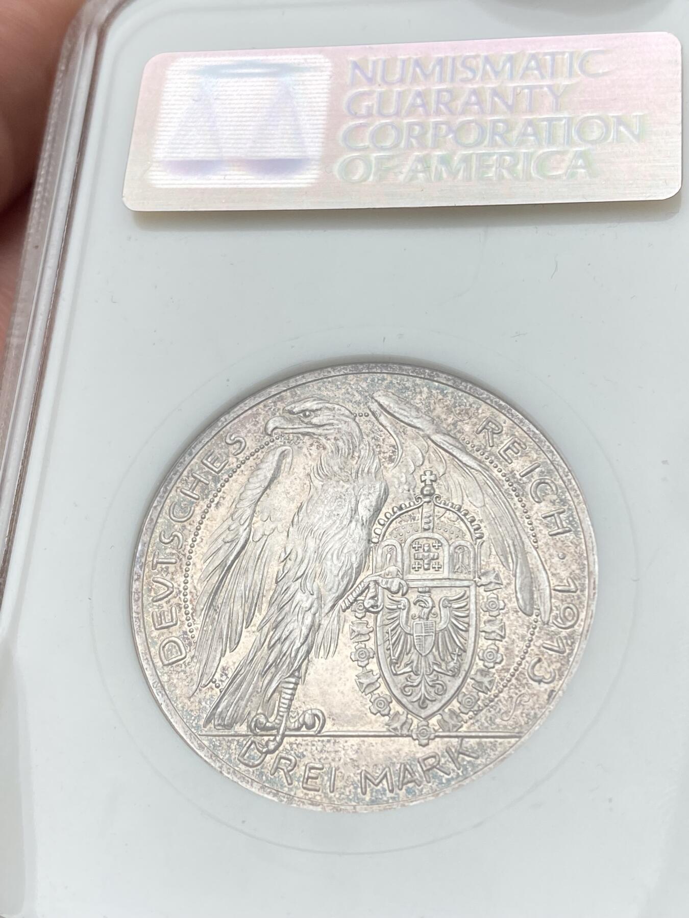 万国钱币拍卖第058期（万国新年大拍） NGC PF66 1913巴伐利亚路德维希三世3马克银样币 卡尔哥茨作品 罕见银质版 镜面喷砂天鹅绒彩 NGC老白盒状态舒适 一步到位的GEM品相