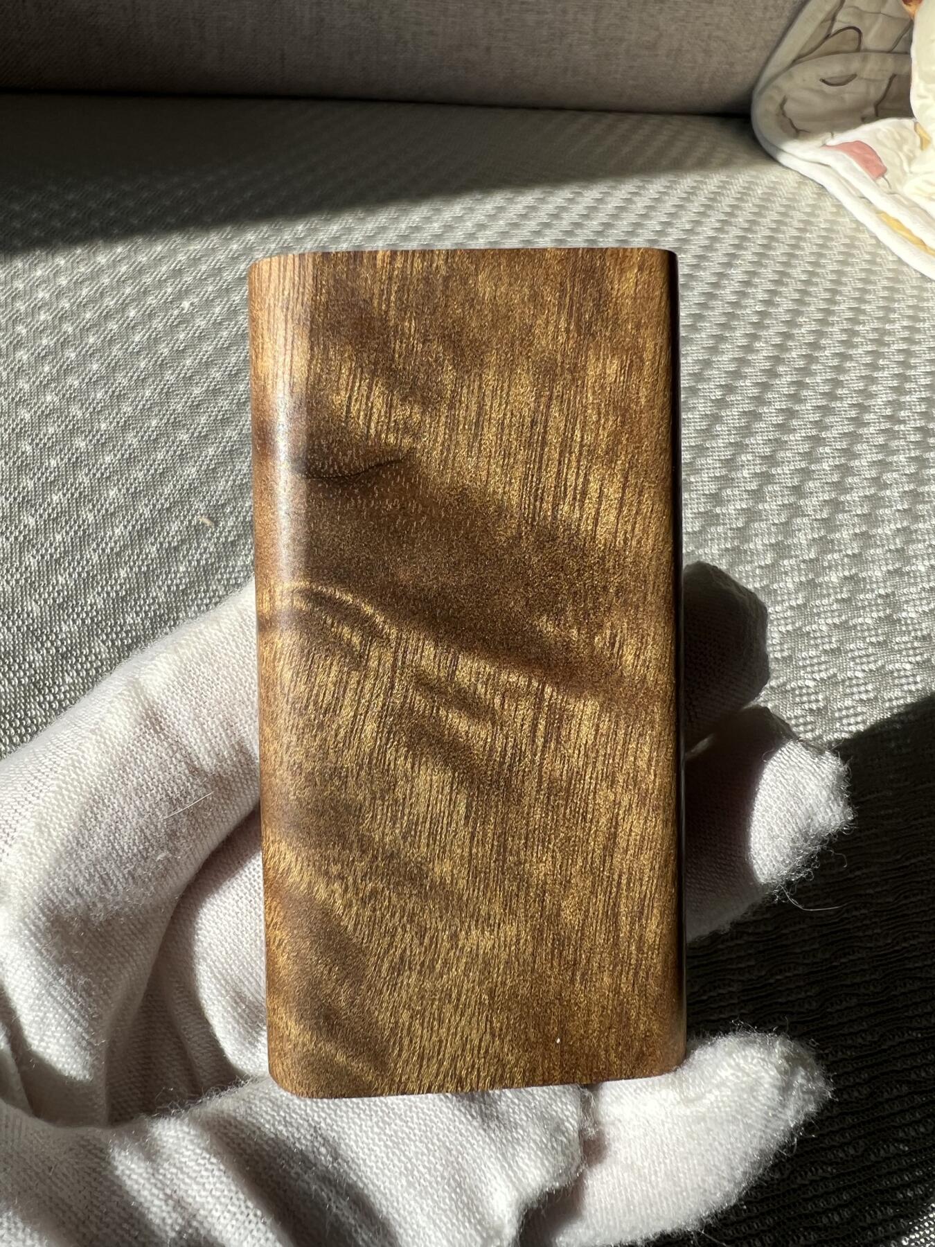 零元拍：B06金丝楠牌子，香喷喷的小金砖，金光闪闪，75/40/12MM