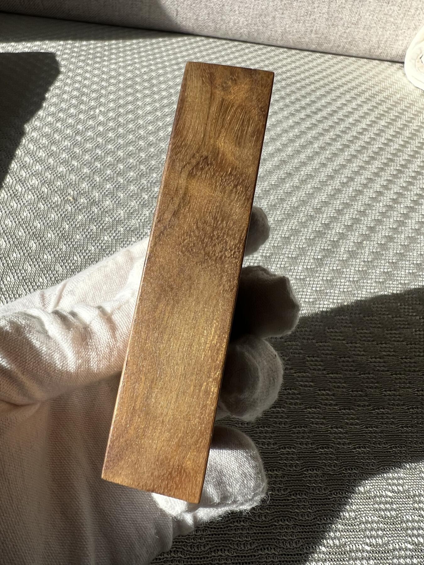 零元拍：B03金丝楠牌子，香喷喷的小金砖，金光闪闪，81/58/18MM