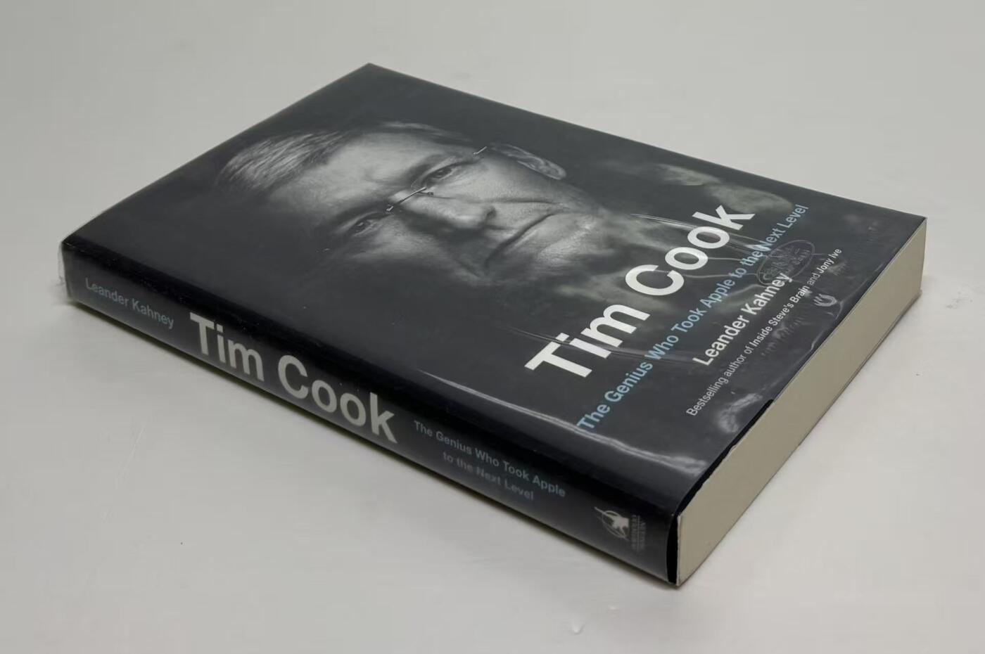 零元拍：现任苹果公司CEO蒂姆·库克亲笔签名《蒂姆 库克传》英文原版书。