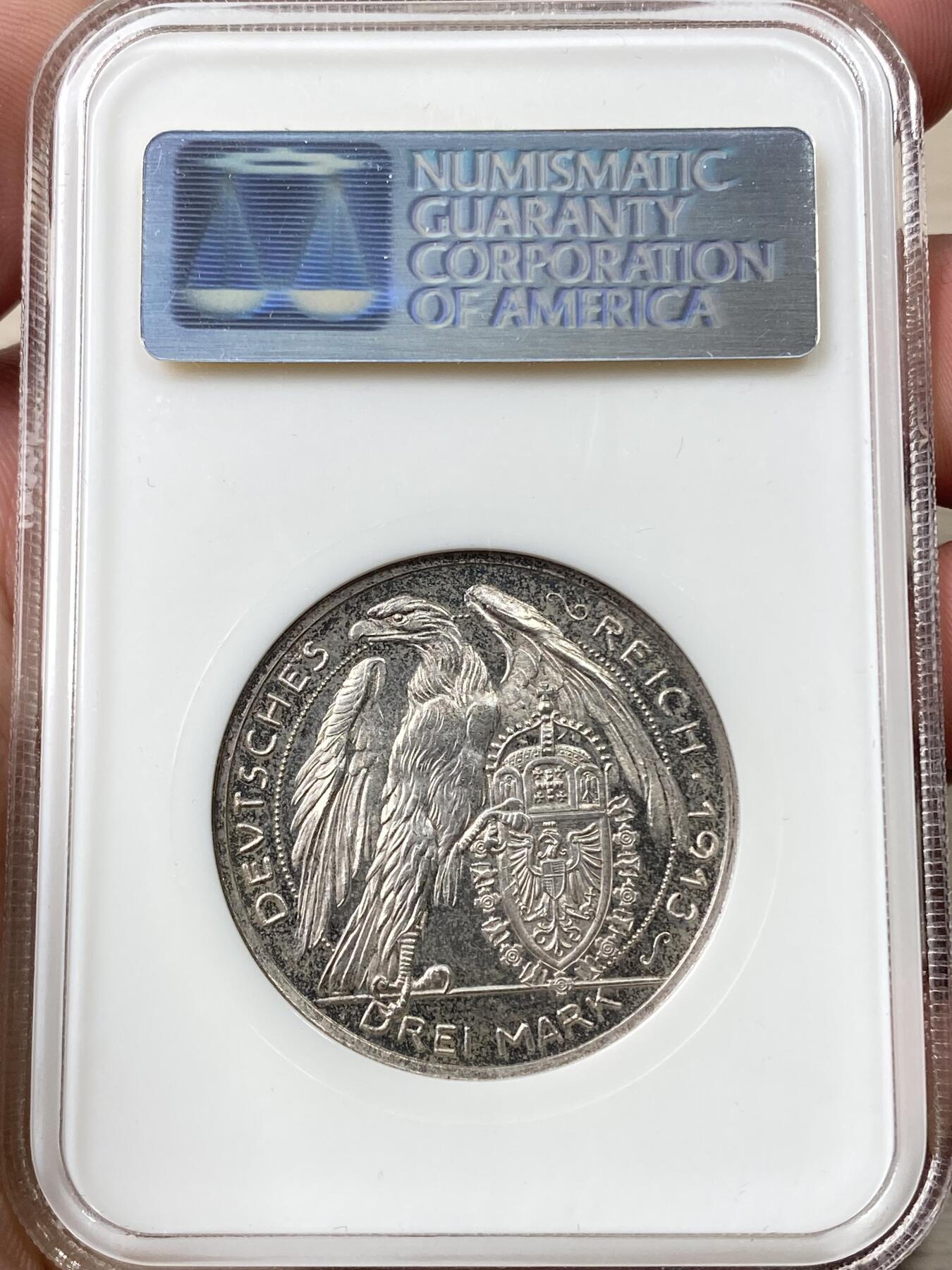 万国钱币拍卖第058期（万国新年大拍） NGC PF66 1913巴伐利亚路德维希三世3马克银样币 卡尔哥茨作品 罕见银质版 镜面喷砂天鹅绒彩 NGC老白盒状态舒适 一步到位的GEM品相