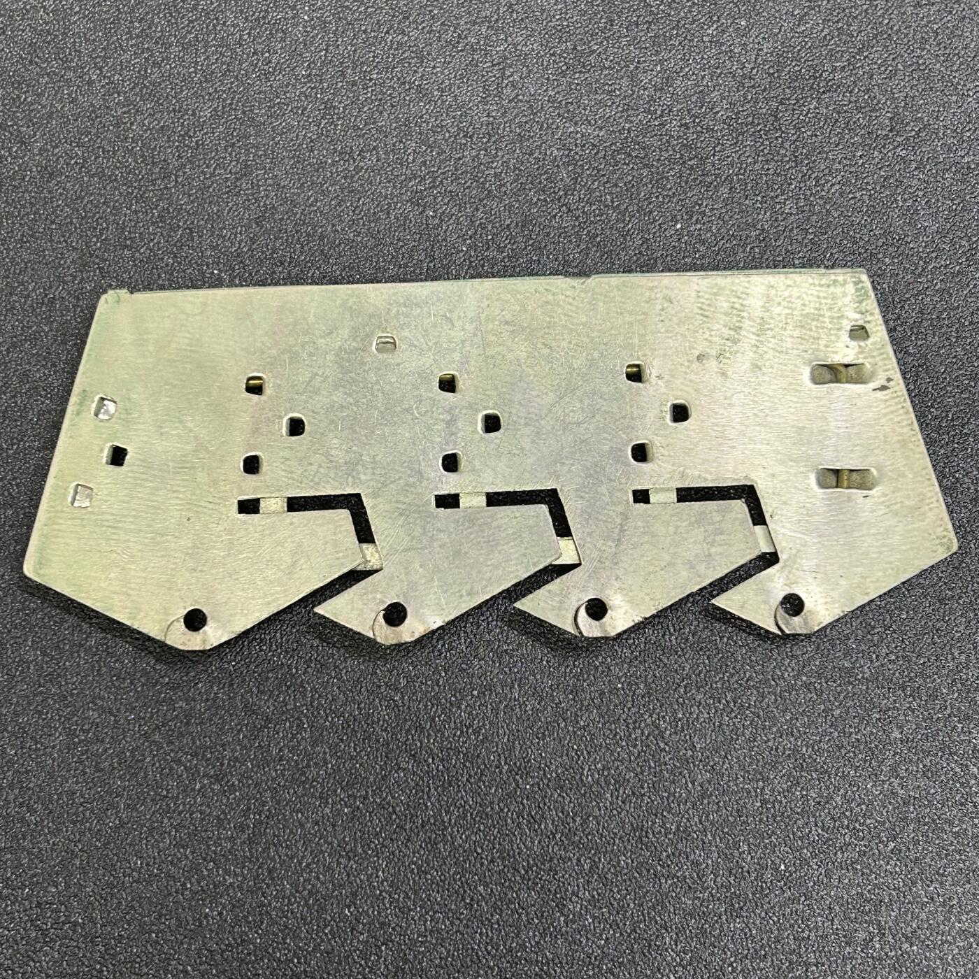 西秦中古拍卖第七十期 苏联早期4连铜挂板 