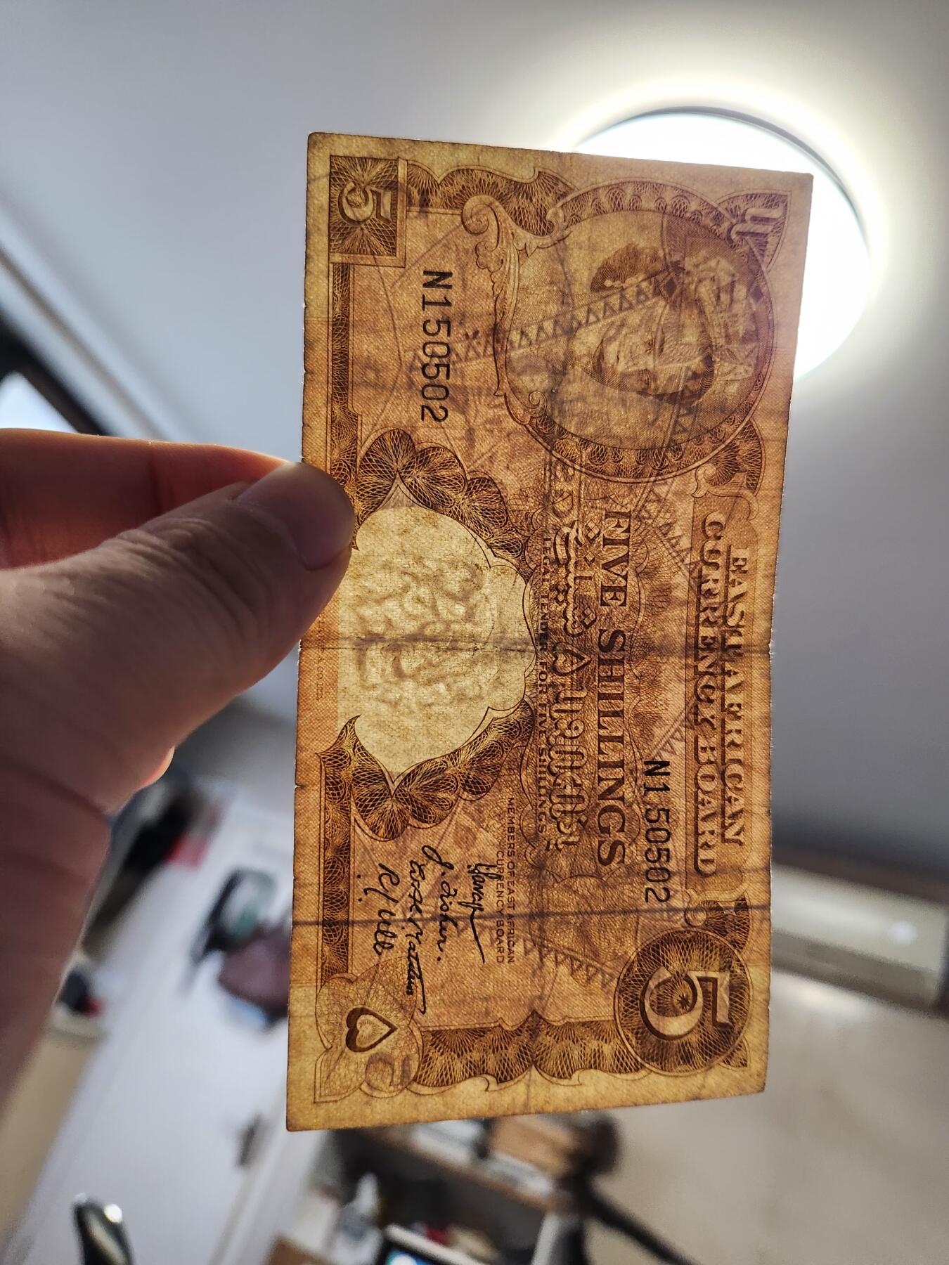 12月27号晚上8点 外国纸币自动截拍第77场 东非5先令原票稀少