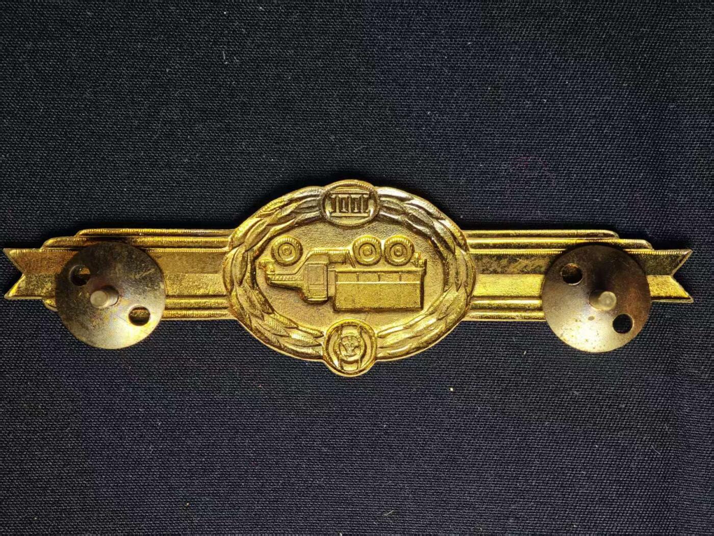 罗岚⭐爱藏⭐甄选专拍第三场-分享拍场赚佣（实体店在建中···） 民主德国人民军三级驾驶技能章 带转轮人民军造型必备