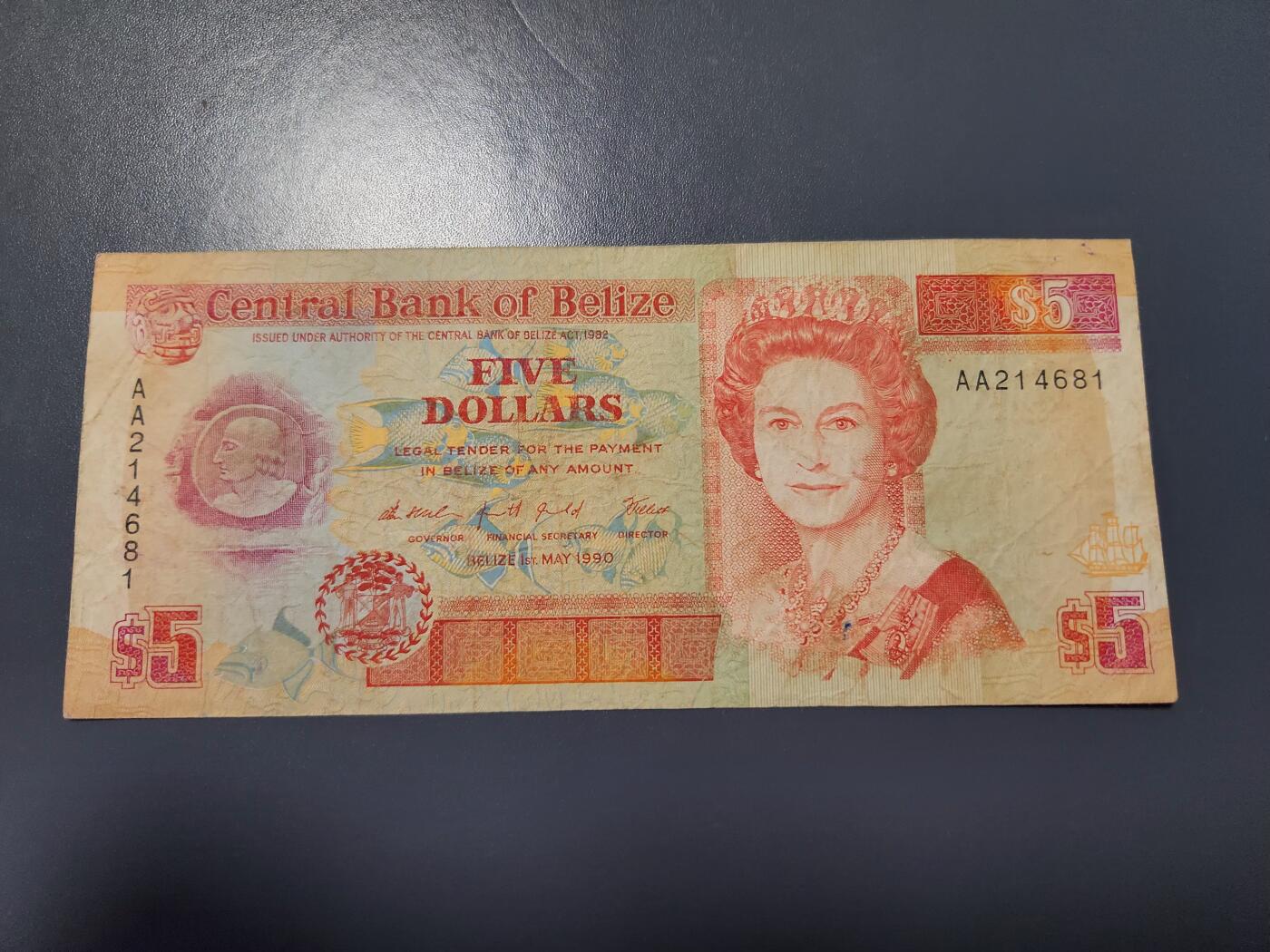 12月27号晚上8点 外国纸币自动截拍第77场 伯利兹1990年5元AA冠 首发 原票
