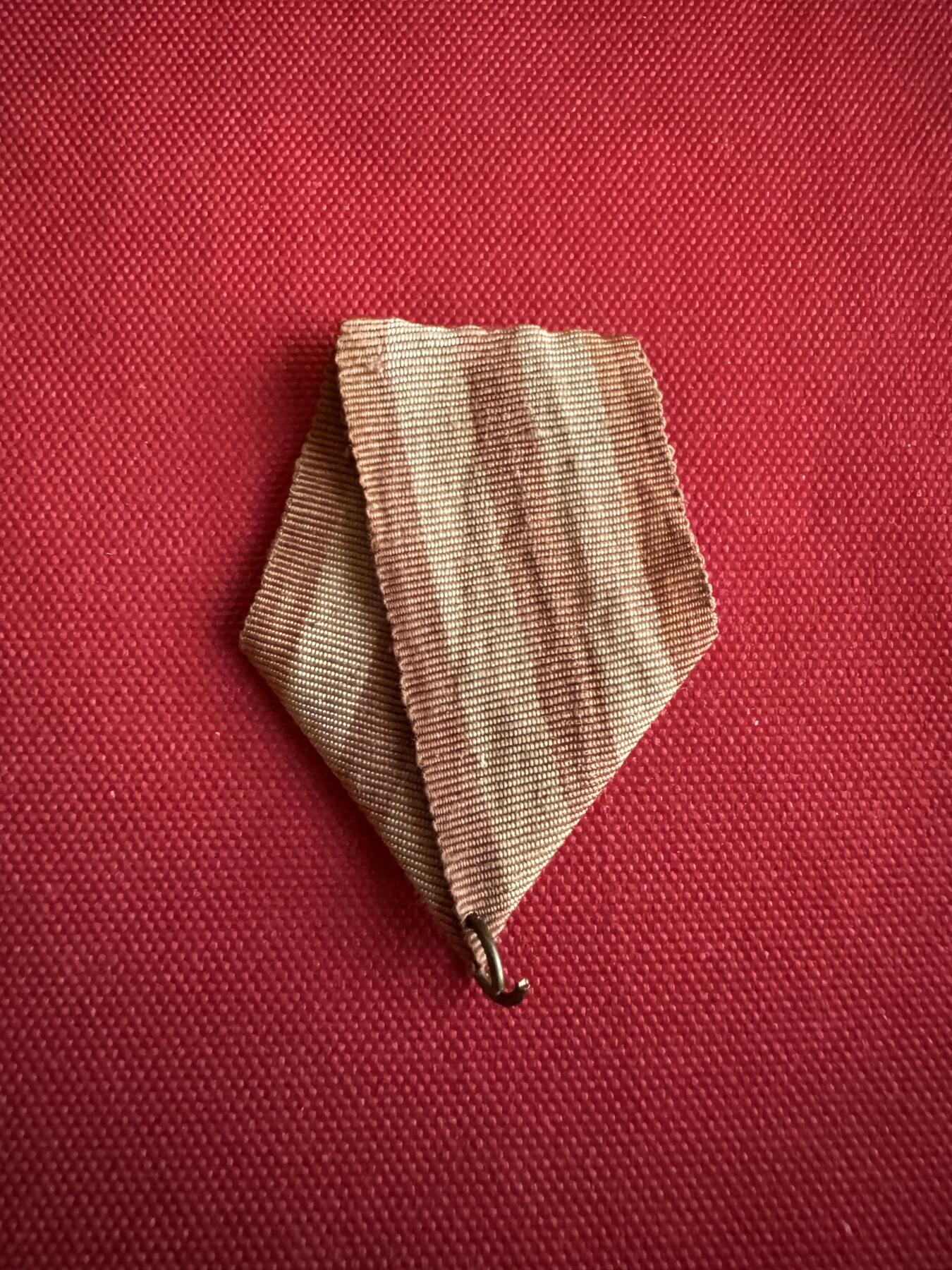 五哥徽章群   27号周六晚上八点4群联拍 布挂