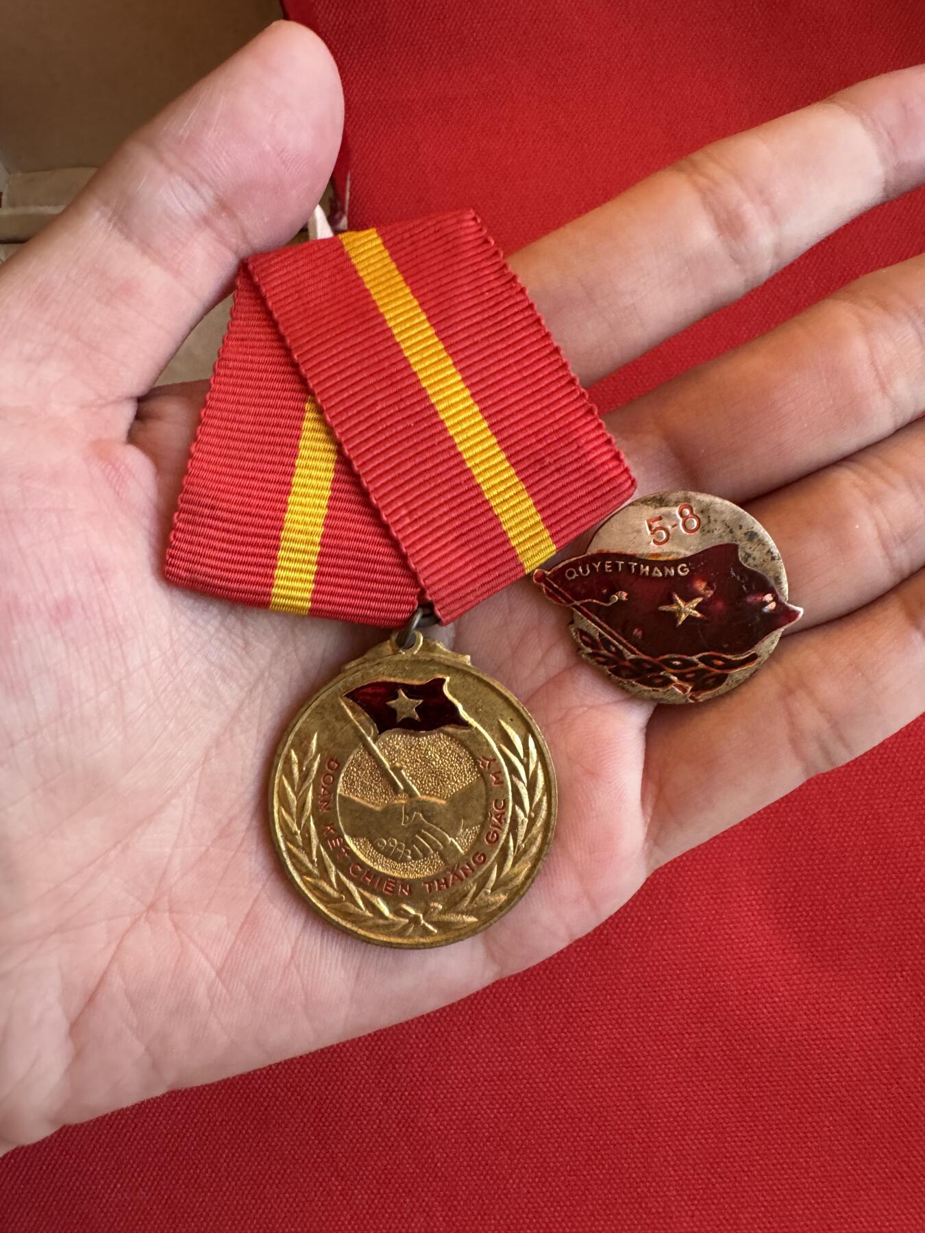 五哥徽章群   27号周六晚上八点4群联拍 铜章