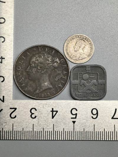 小驴勋章奖章收藏12月27日周六晚六点拍卖（珍爱和平，收藏战争，铭记历史，勿忘国耻，忠党爱国。有偿代拍，送拍规则在简介最后，参拍须阅读规则后再参拍，关系到运费包装发货时效真假辨别等关键信息，拍卖时不再发原图，看大图店主微信码在拍卖店铺介绍里） - 英国1853年半便士铜币，加拿大1916年5分小银币，荷兰41年5分锌币一组