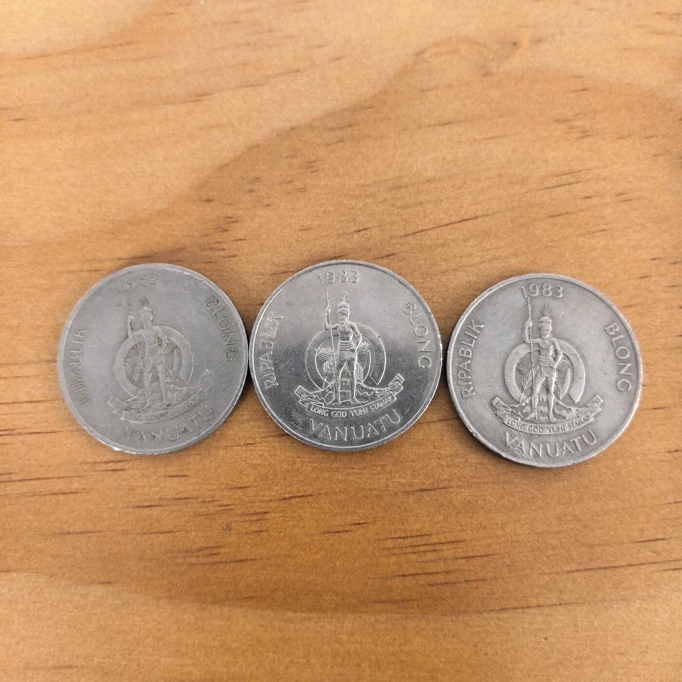 各国硬币第7期 无佣金 瓦努阿图10瓦图3枚
