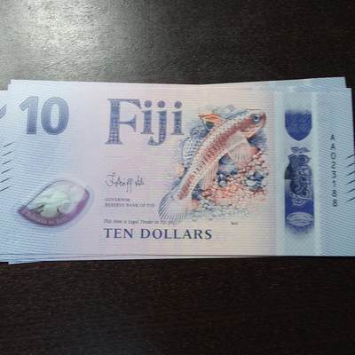 世界钱币～微拍第221期暨2025年第61期  最新货品（群里先挑剩）选购 - 2025年斐济10元 塑料钞全新绝品无47尾号188