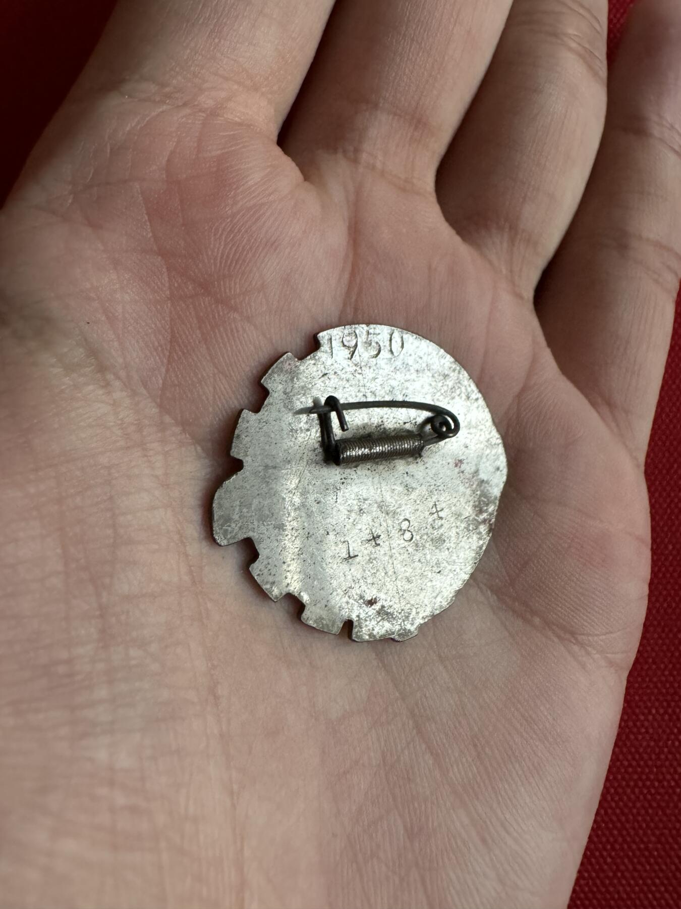 五哥徽章群   27号周六晚上八点4群联拍 铜章