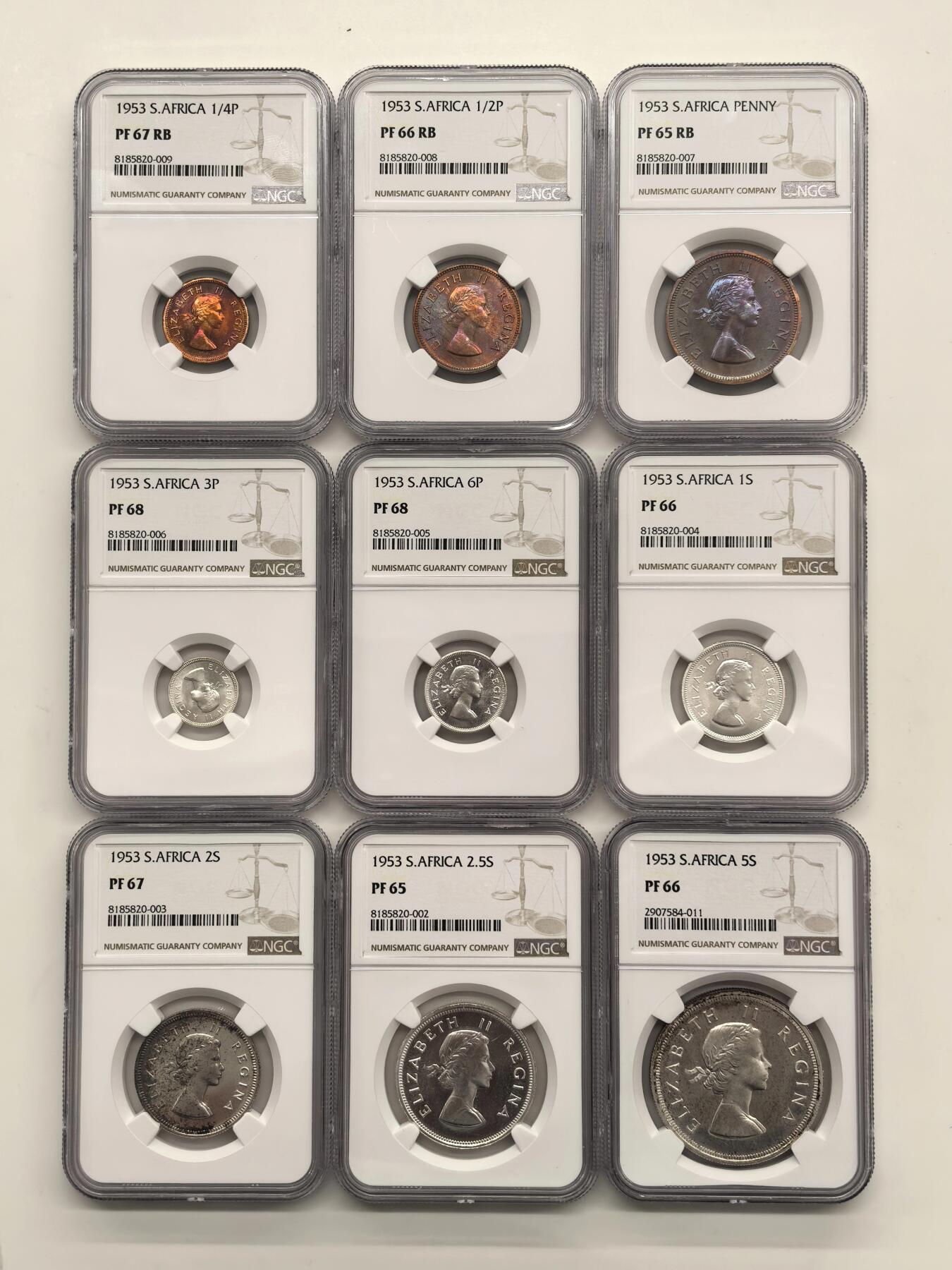 博洋堂世界钱币拍卖第154期（全场包邮） NGC PF65-68 英属南非1953年女王登基纪念套币 伊丽莎白二世 5先令~1/4便士 6银3铜 币面青年女王肖像（时年 25 岁）与本土版一脉相承 整套品相难得高分 原配绒布盒完整留存 一套集齐 无需再配 套币玩家不容错过