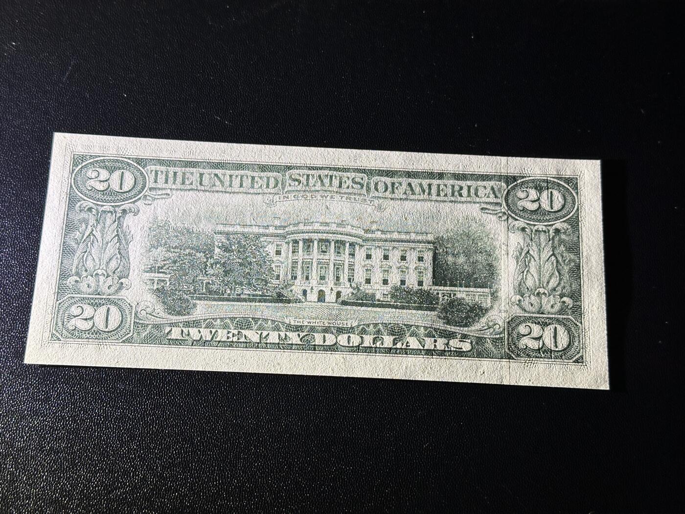 《外钞收藏家》第五百九十七期（年底收官场）（本平台长期征集拍品、欢迎藏友们联系合作） 1990年美国小头版20美元 全新 非要挑剔的话 有个角不是很绝