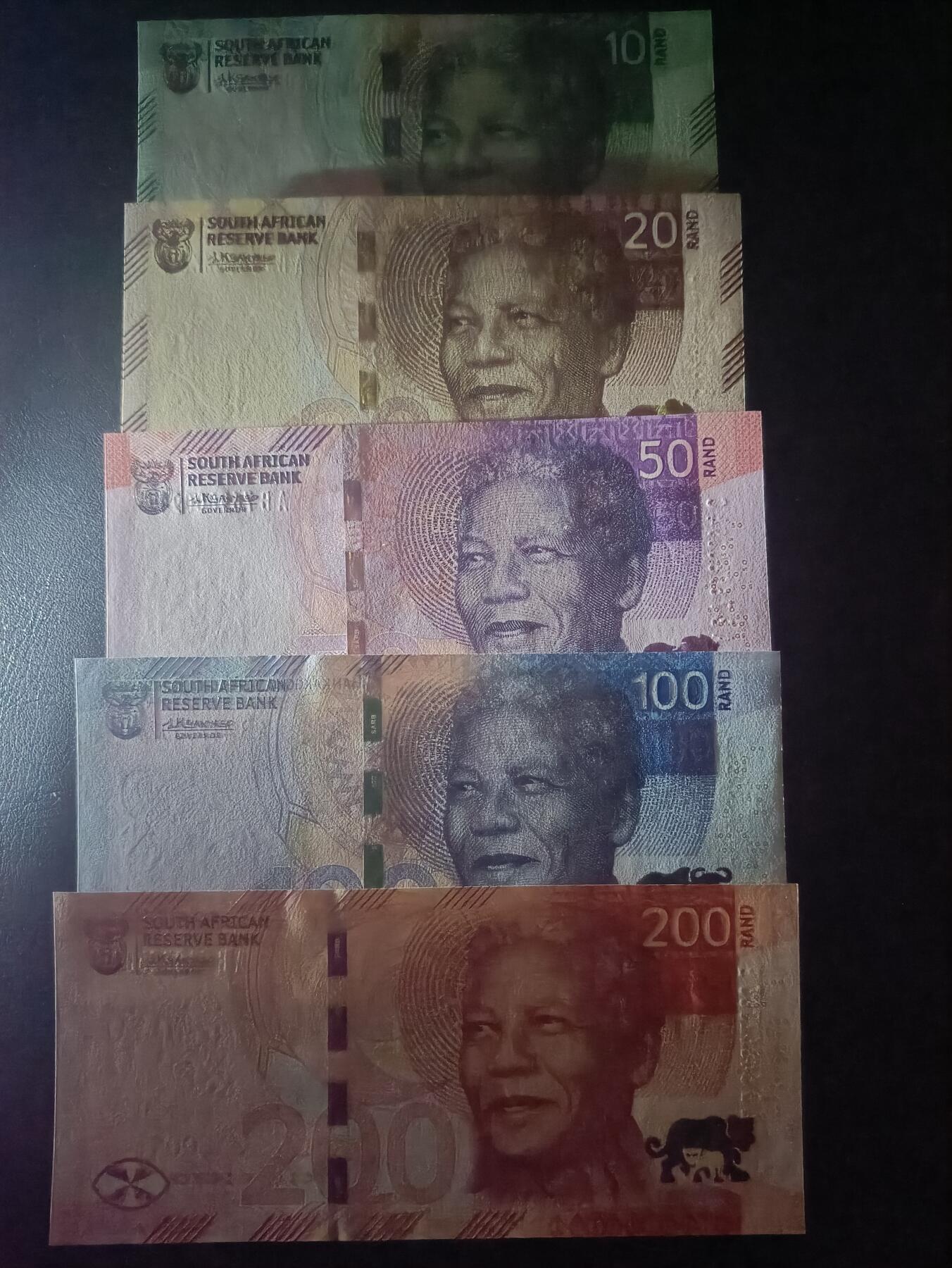 2025十二月第五期，总210期 南非2023版套钞批量五张UNC