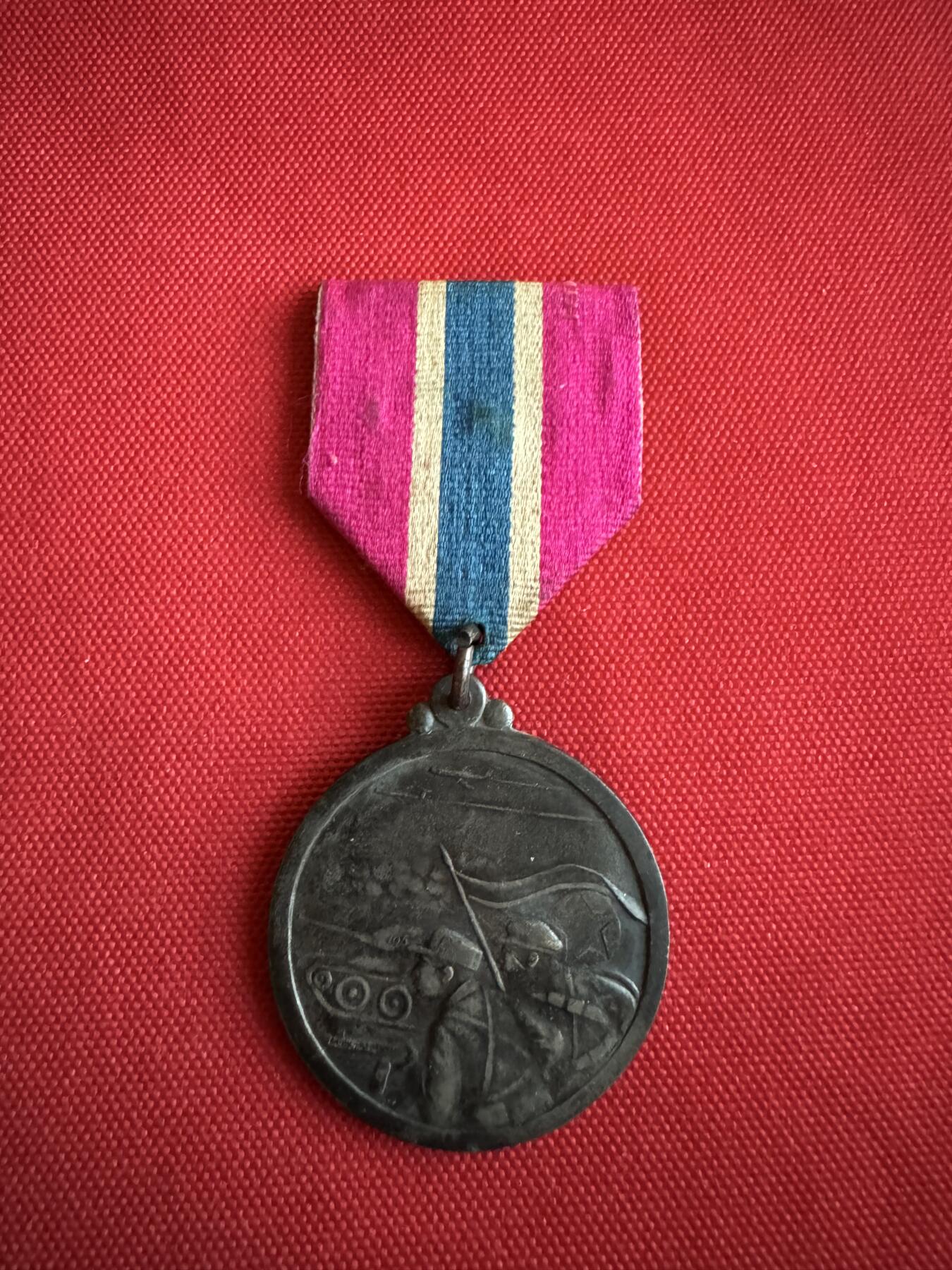 五哥徽章群   27号周六晚上八点4群联拍 铜章