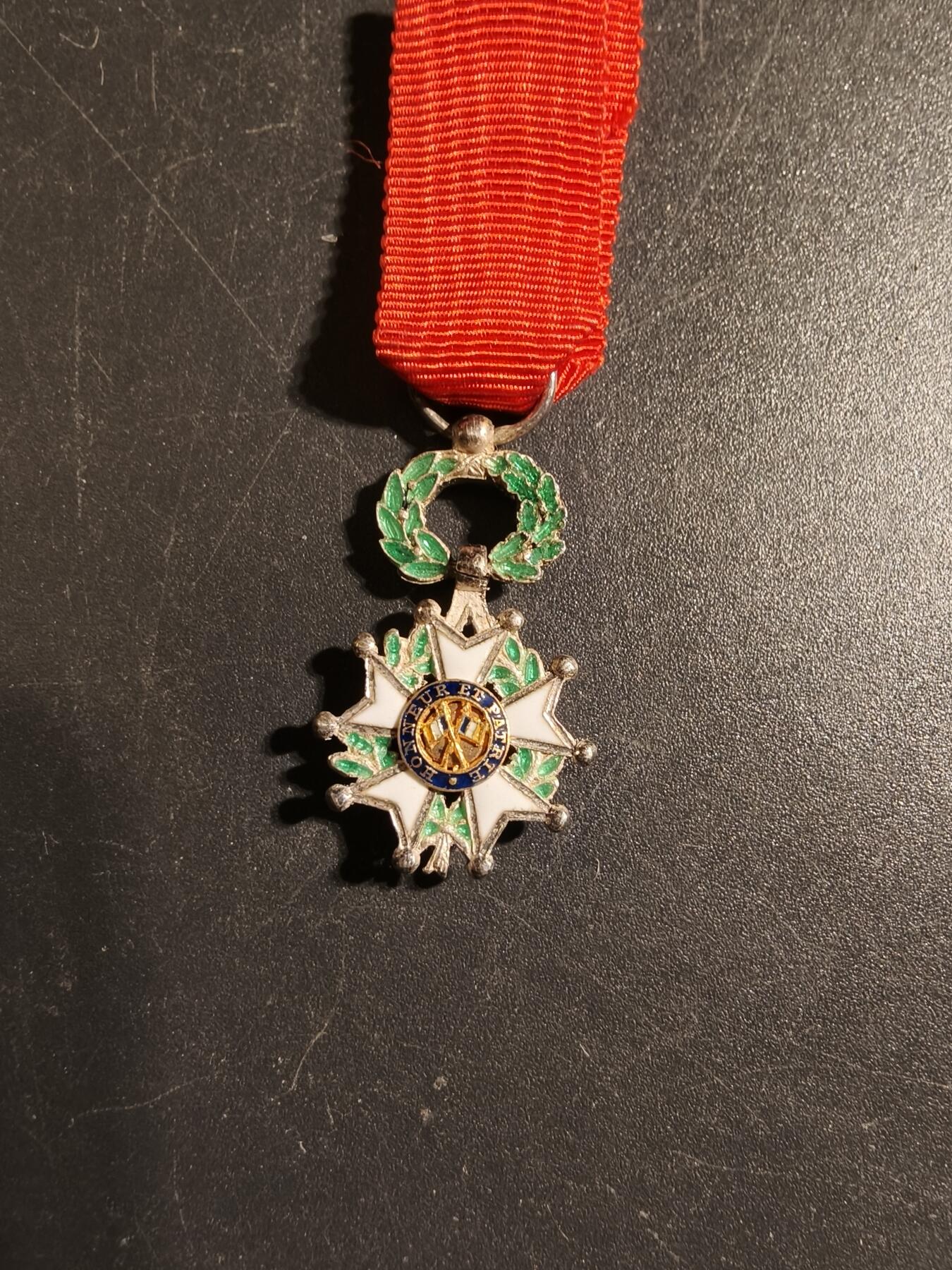 老王徽章第172期 法国骑士级荣誉军团勋章迷你章   四共时期   银质珐琅   带银标厂标