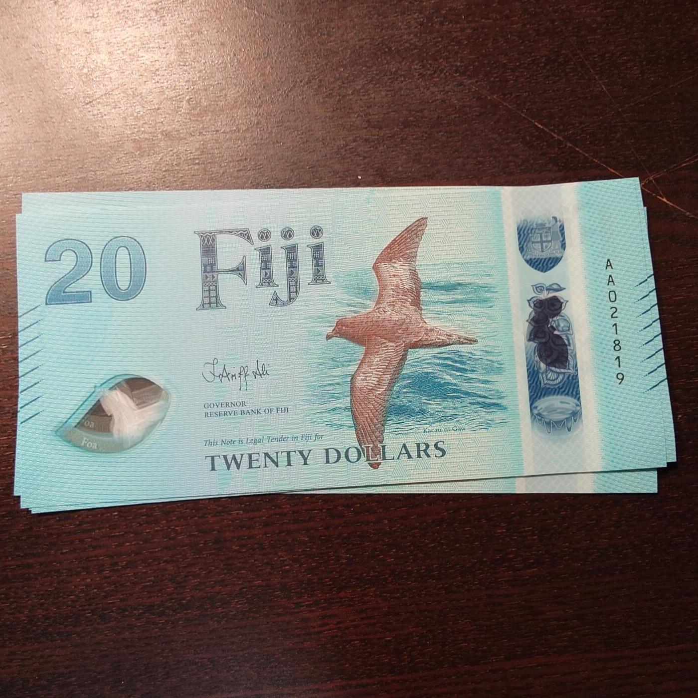 世界钱币～微拍第221期暨2025年第61期  最新货品（群里先挑剩）选购 2025年斐济20元 塑料钞全新绝品无3457 尾号1819