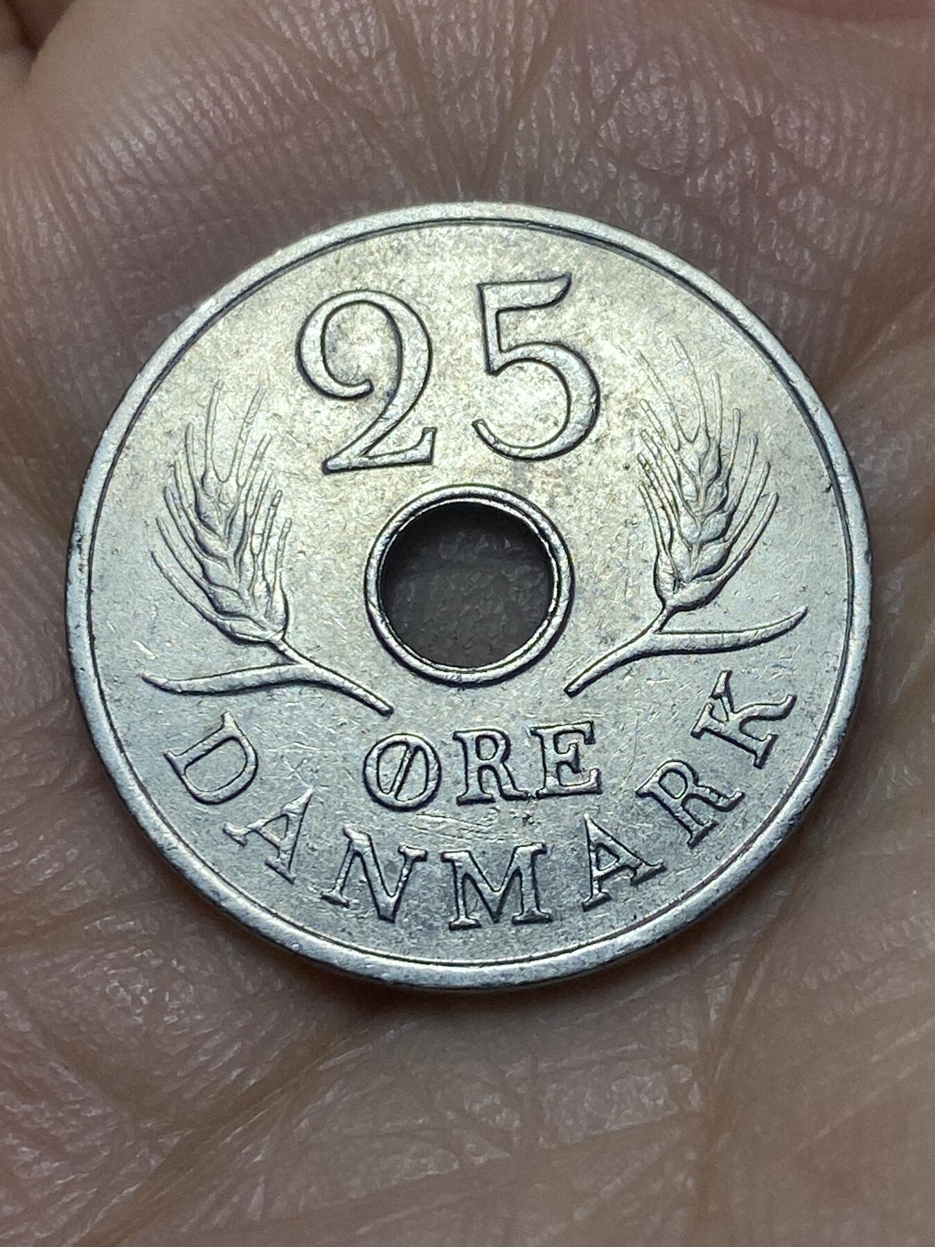 2025年第一百四十场(总第一百六十六场）外国好品散币场(免佣金) 丹麦🇩🇰1967年25欧尔(弗雷德里克九世第四版，C; S版)